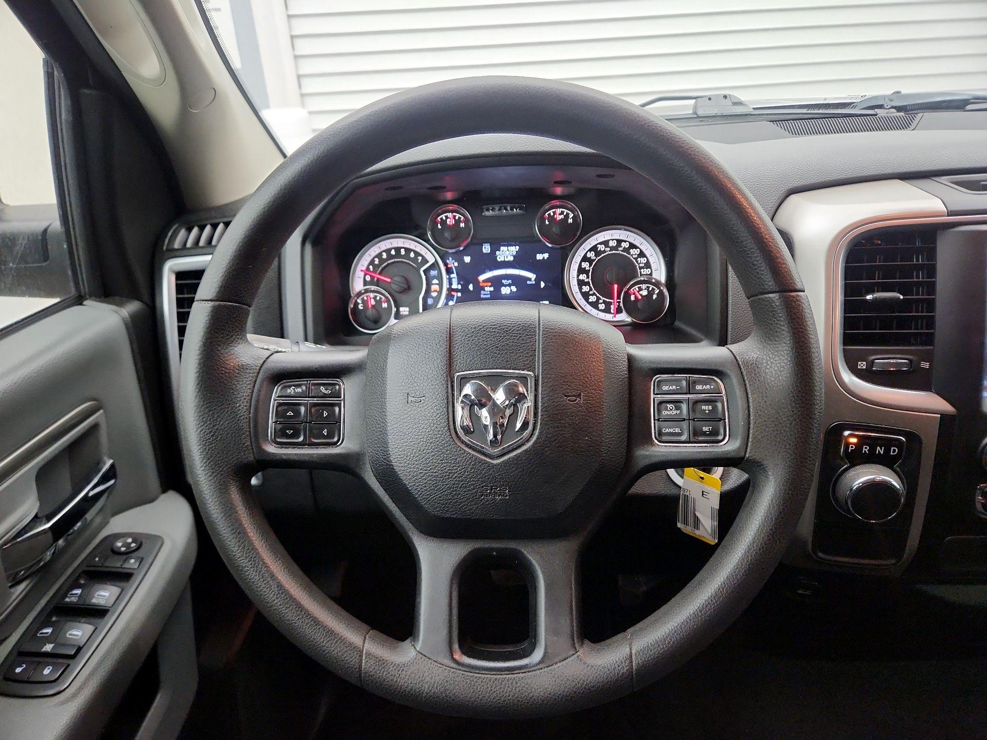 Thumbnail: 2019 RAM 1500 Classic - 10