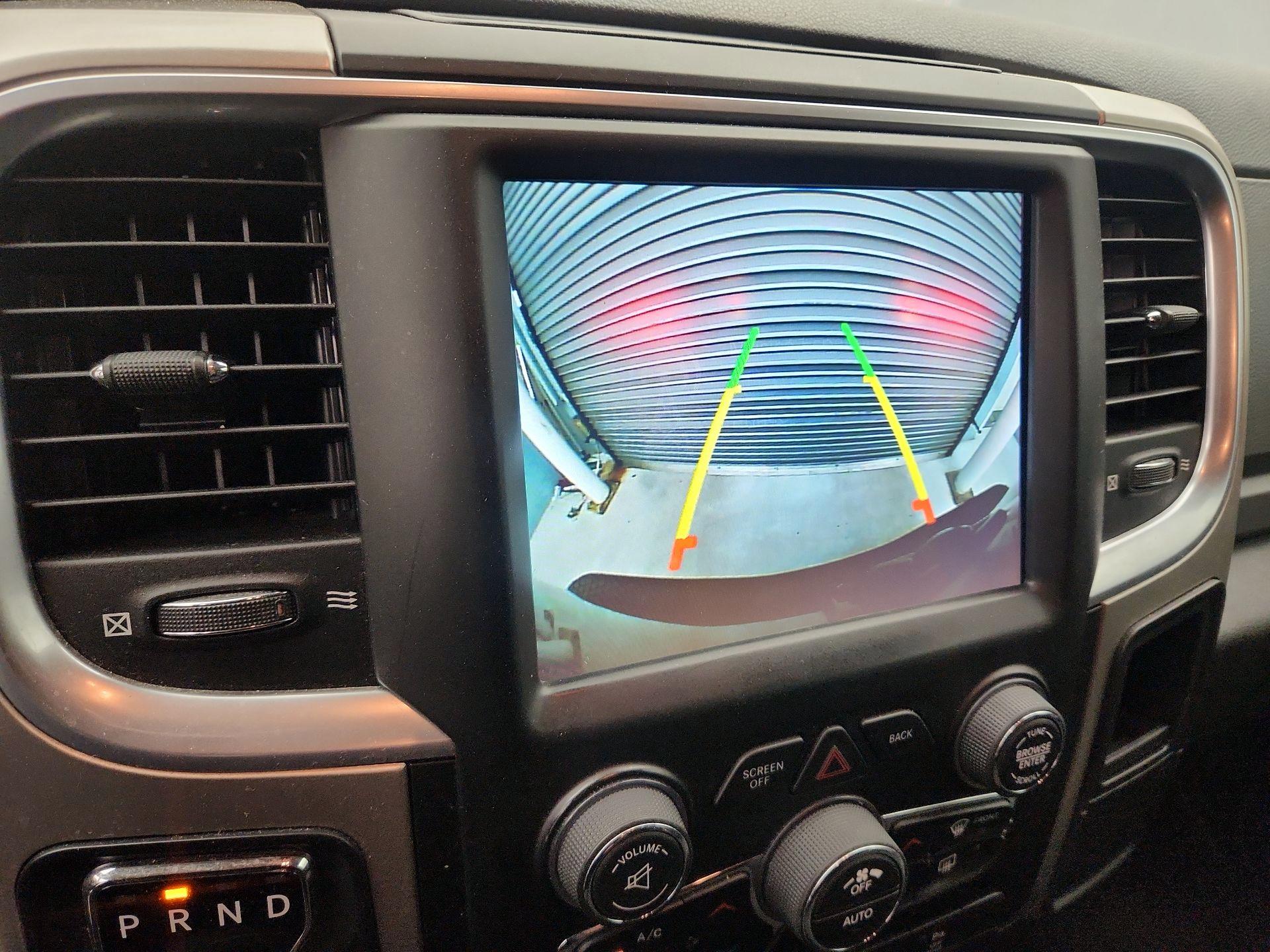 Thumbnail: 2019 RAM 1500 Classic - 14