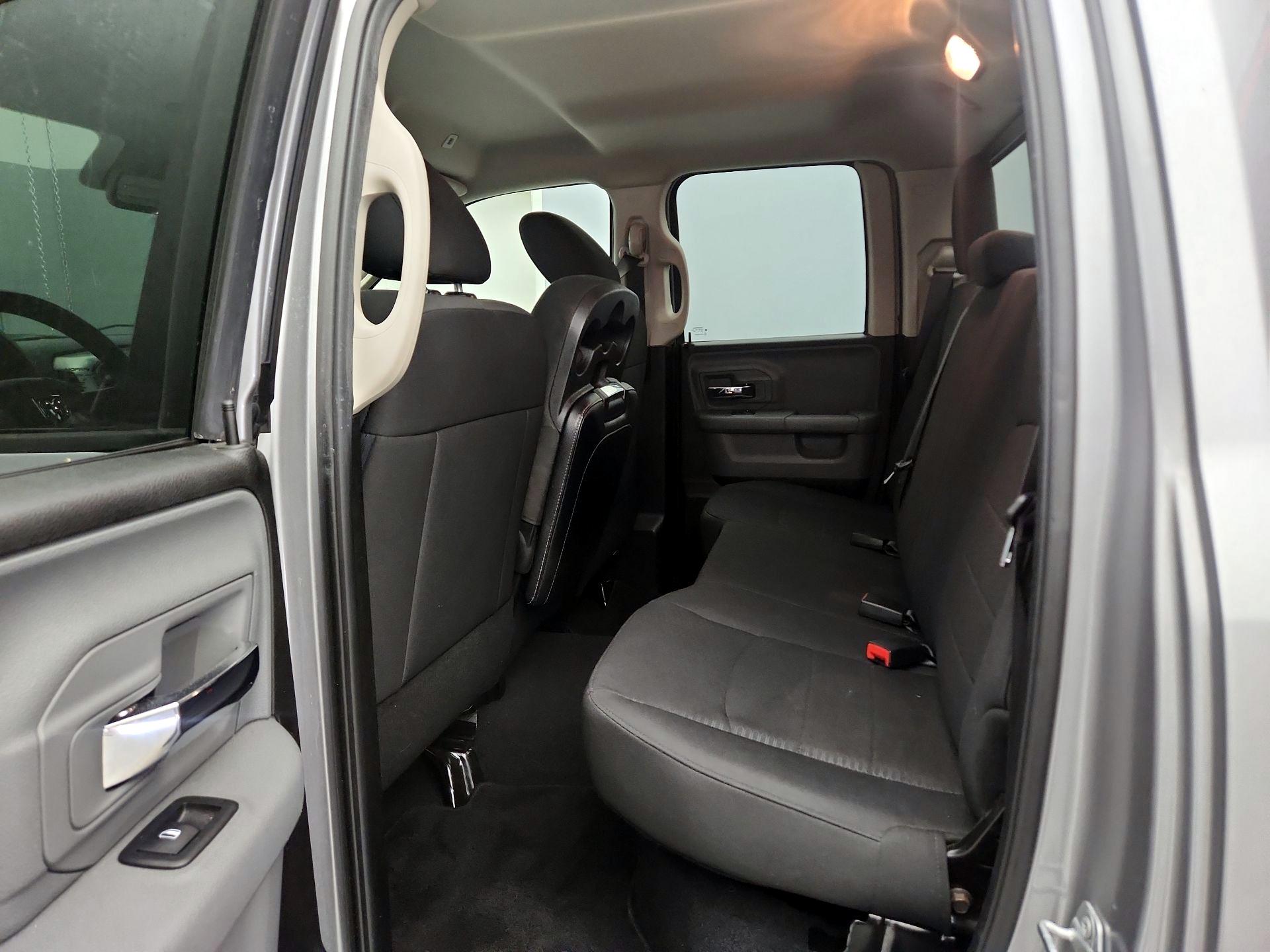 Thumbnail: 2019 RAM 1500 Classic - 18