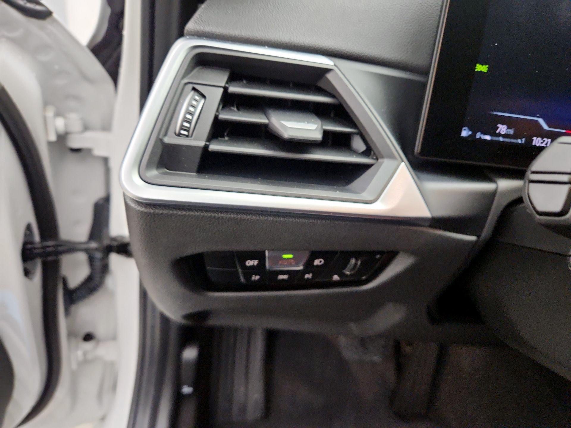 Thumbnail: 2024 BMW 3 Series - 13