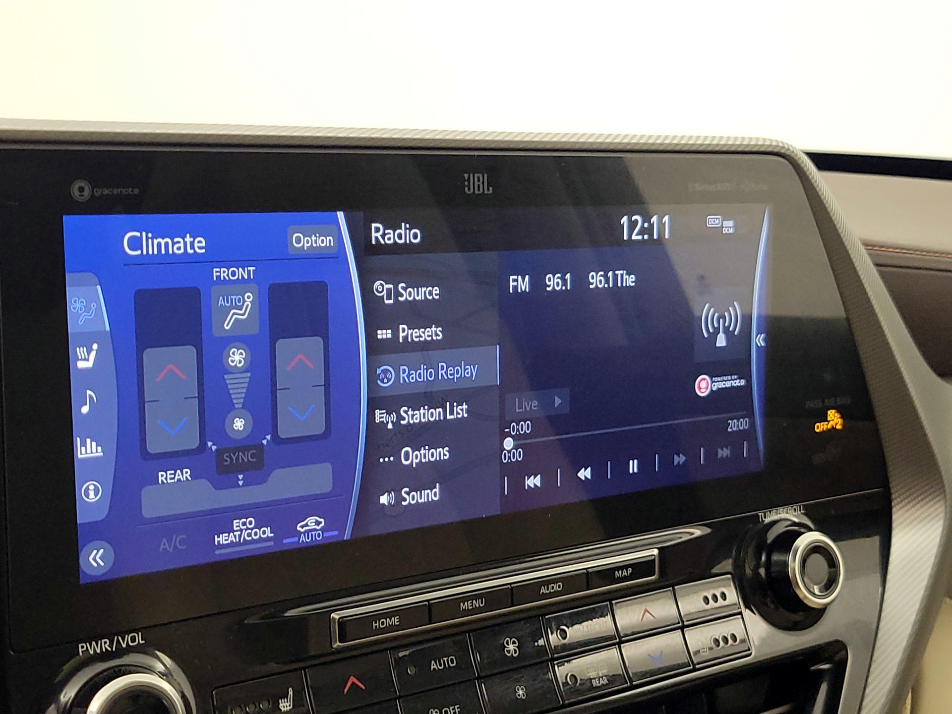 Thumbnail: 2022 Toyota Highlander - 16