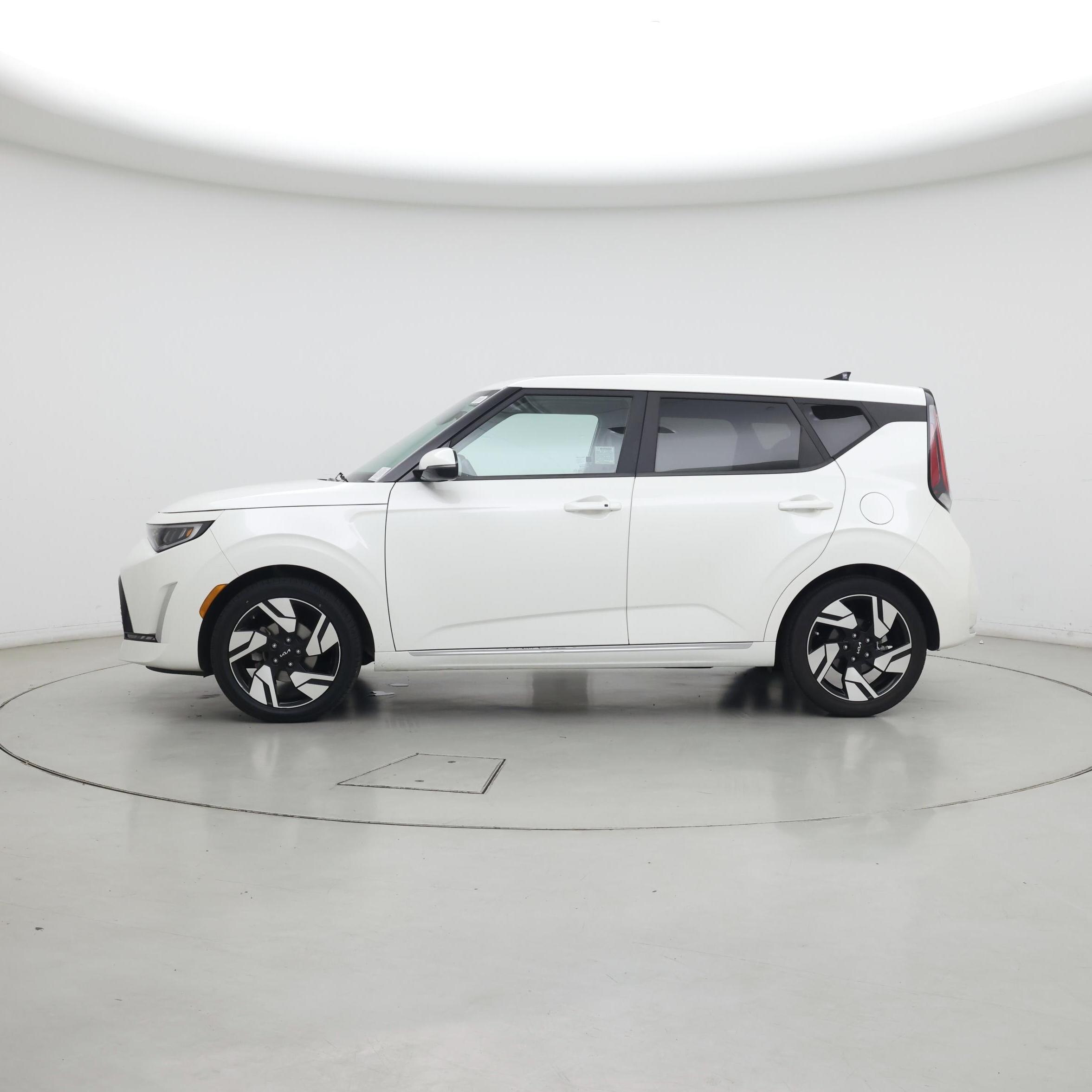Thumbnail: 2023 Kia Soul - 3