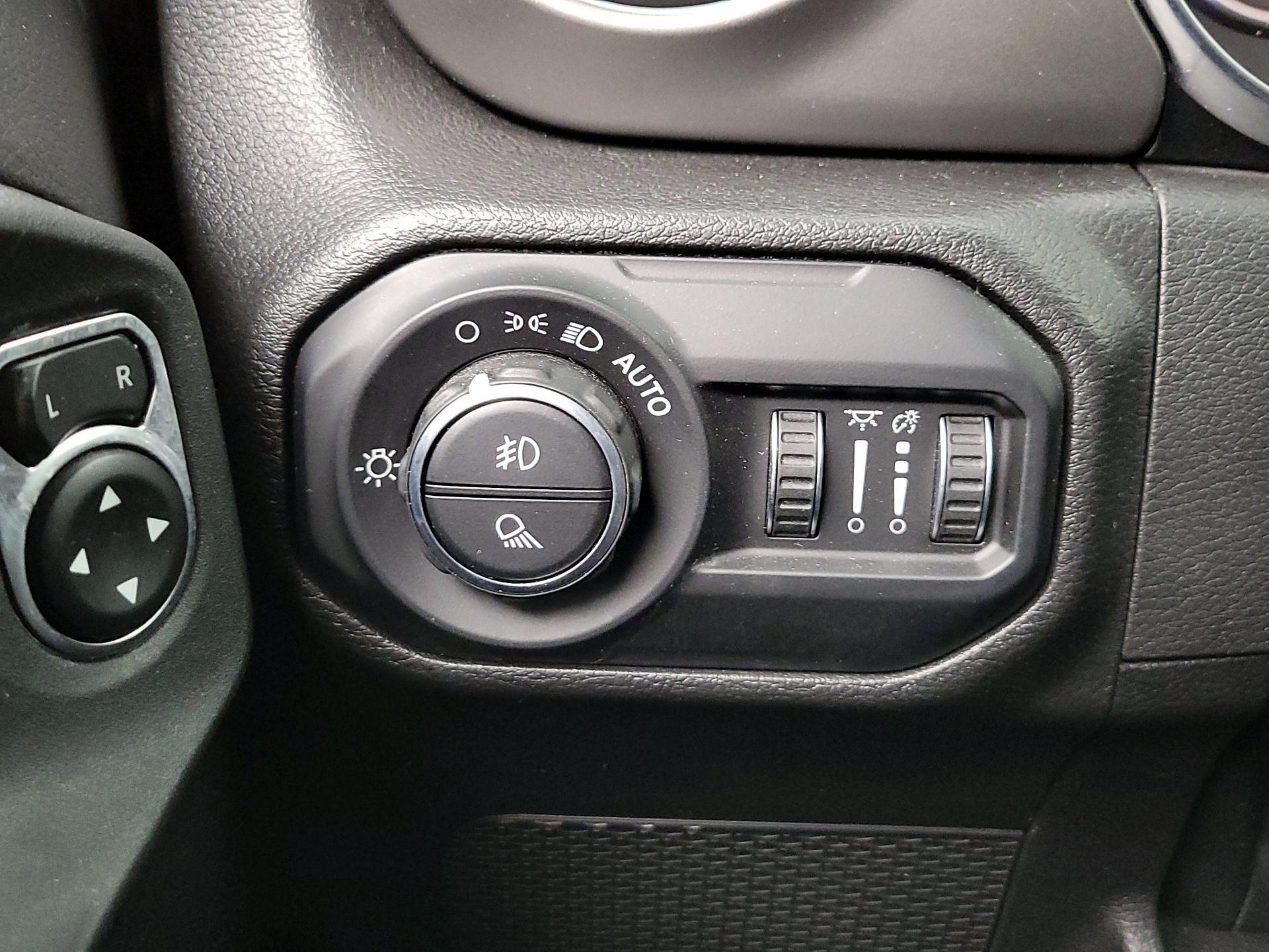 Thumbnail: 2022 Jeep Gladiator - 13