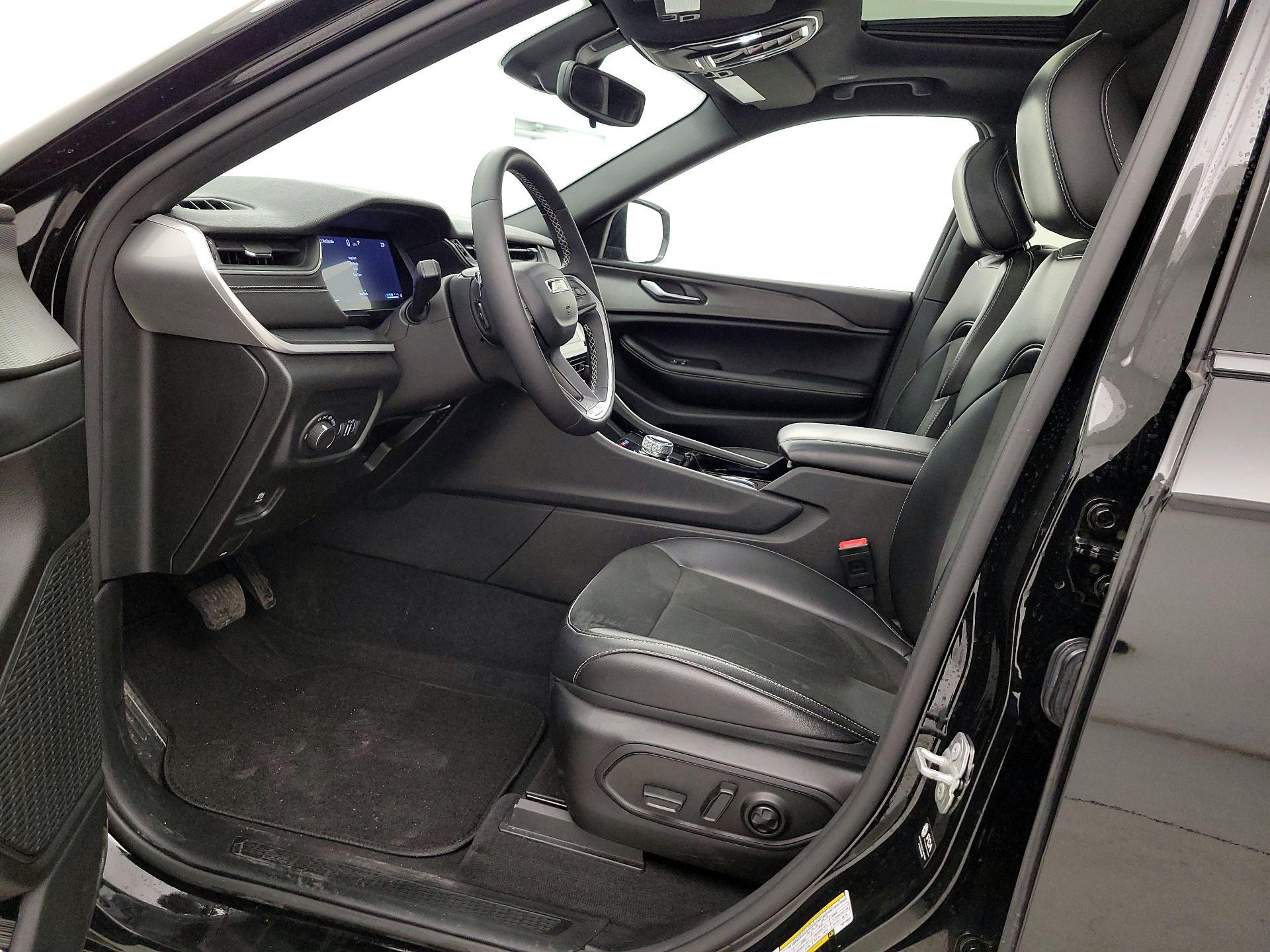 Thumbnail: 2023 Jeep Grand Cherokee L - 11