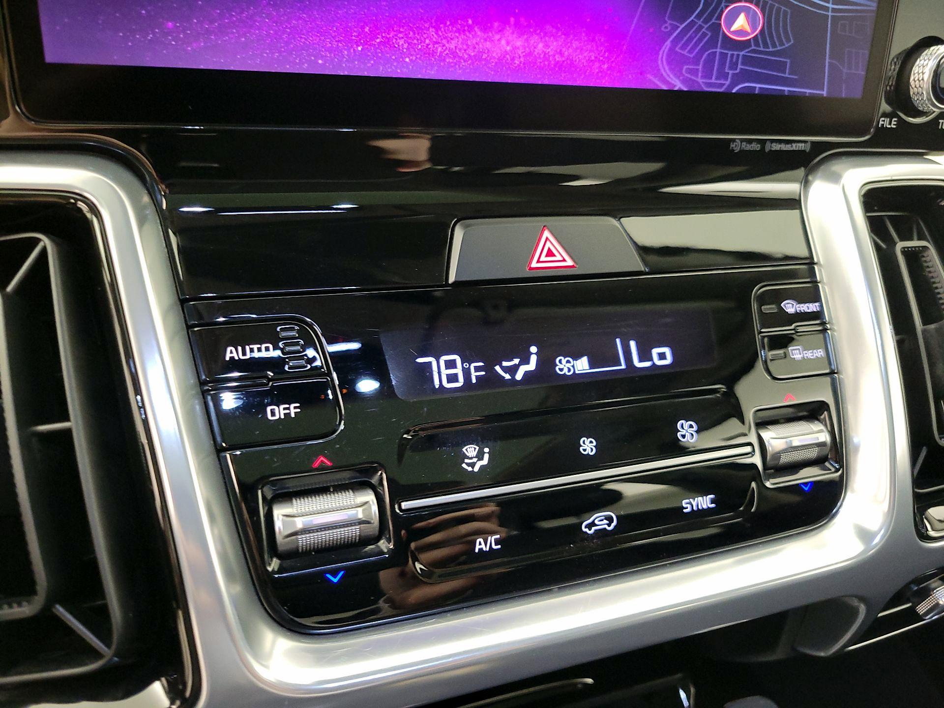 Thumbnail: 2023 Kia Sorento - 17