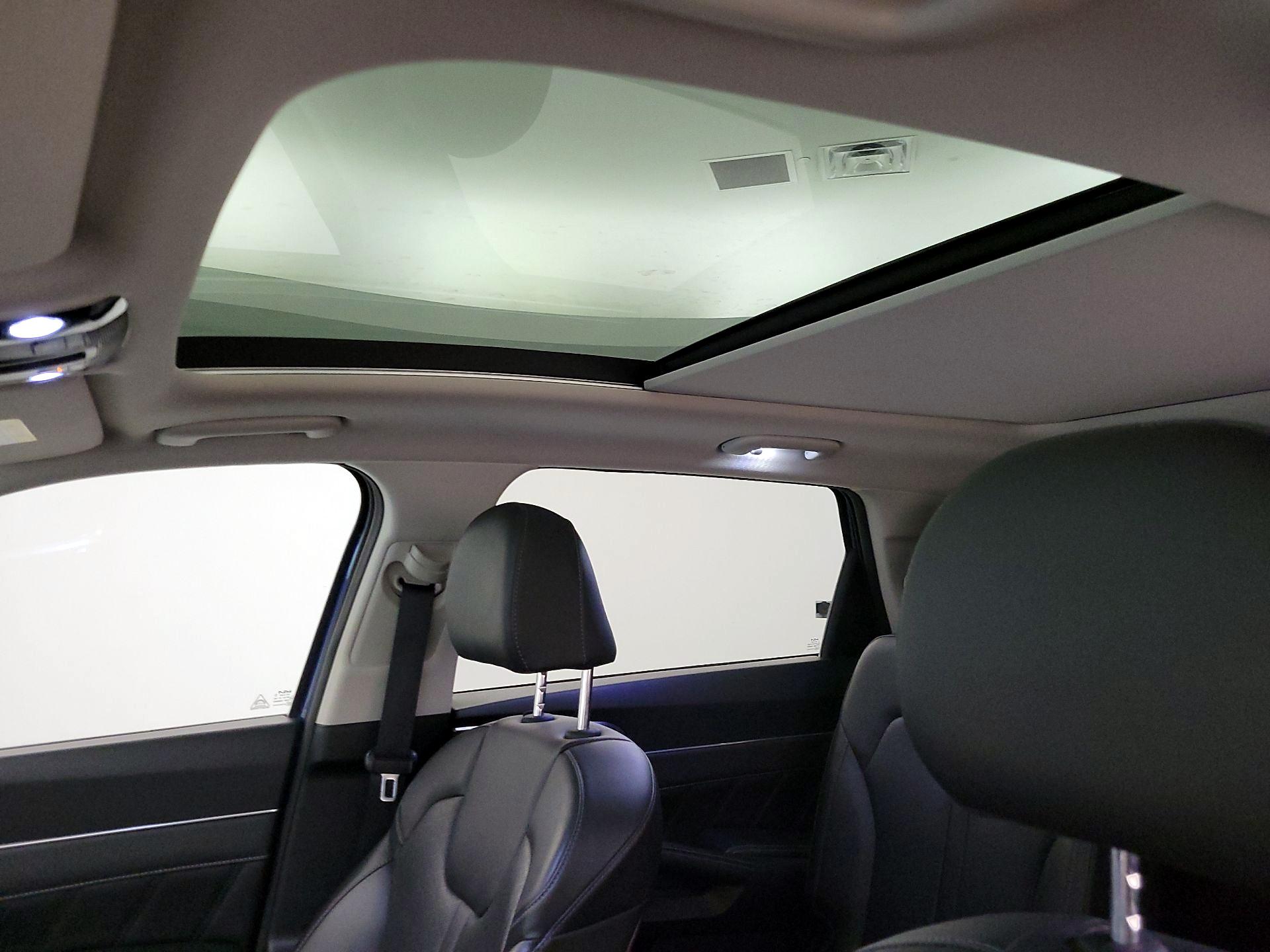 Thumbnail: 2023 Kia Sorento - 20