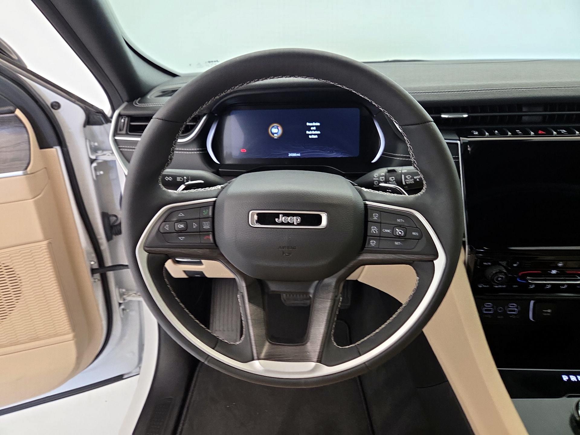 Thumbnail: 2023 Jeep Grand Cherokee - 10