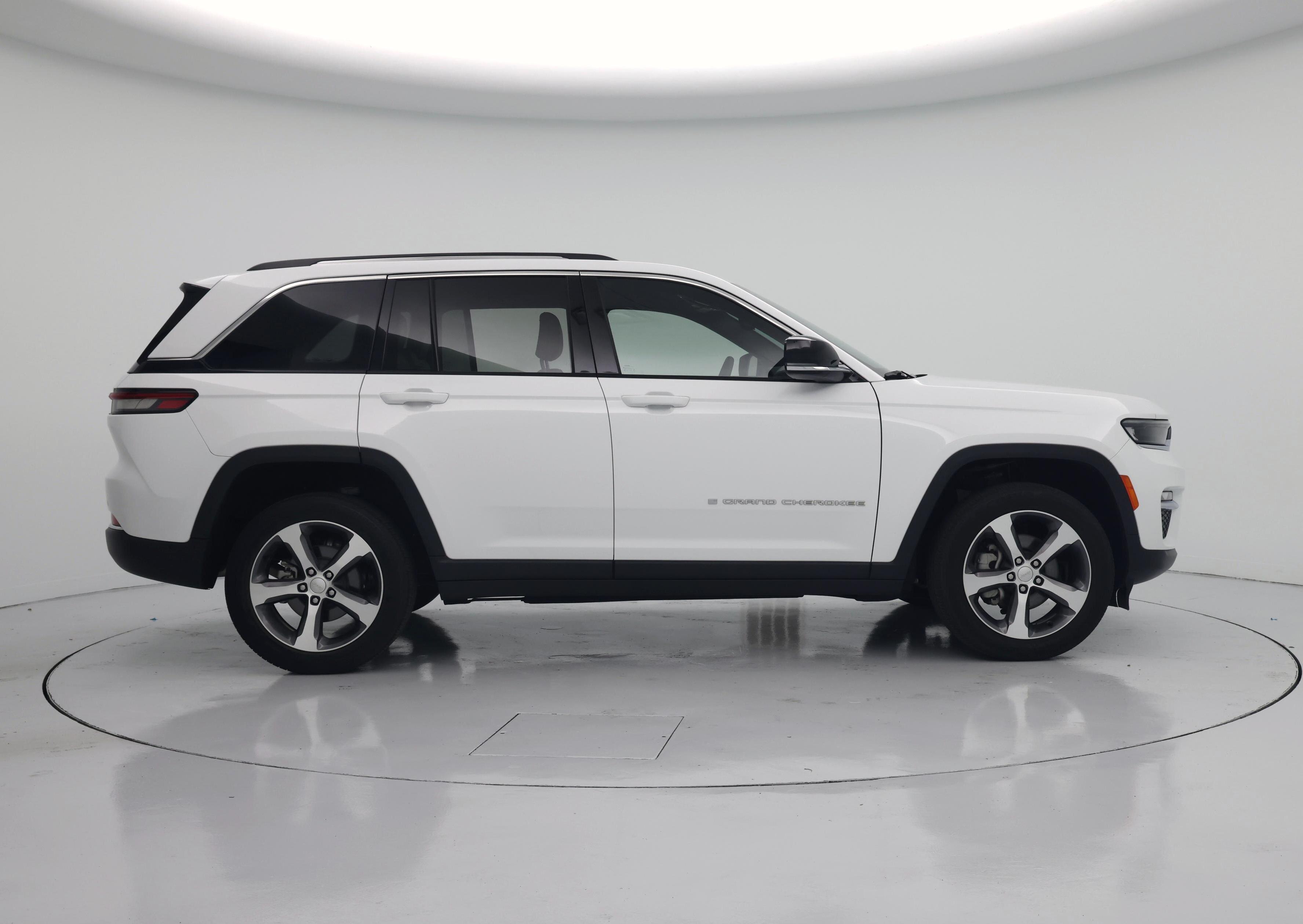 Thumbnail: 2023 Jeep Grand Cherokee - 7