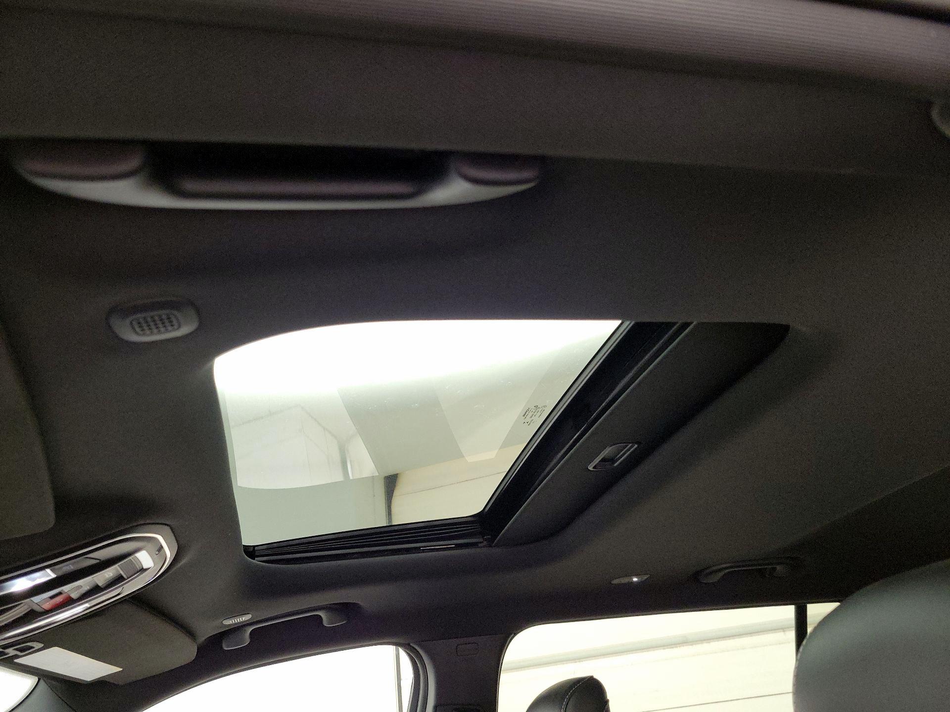 Thumbnail: 2023 Jeep Grand Cherokee L - 19