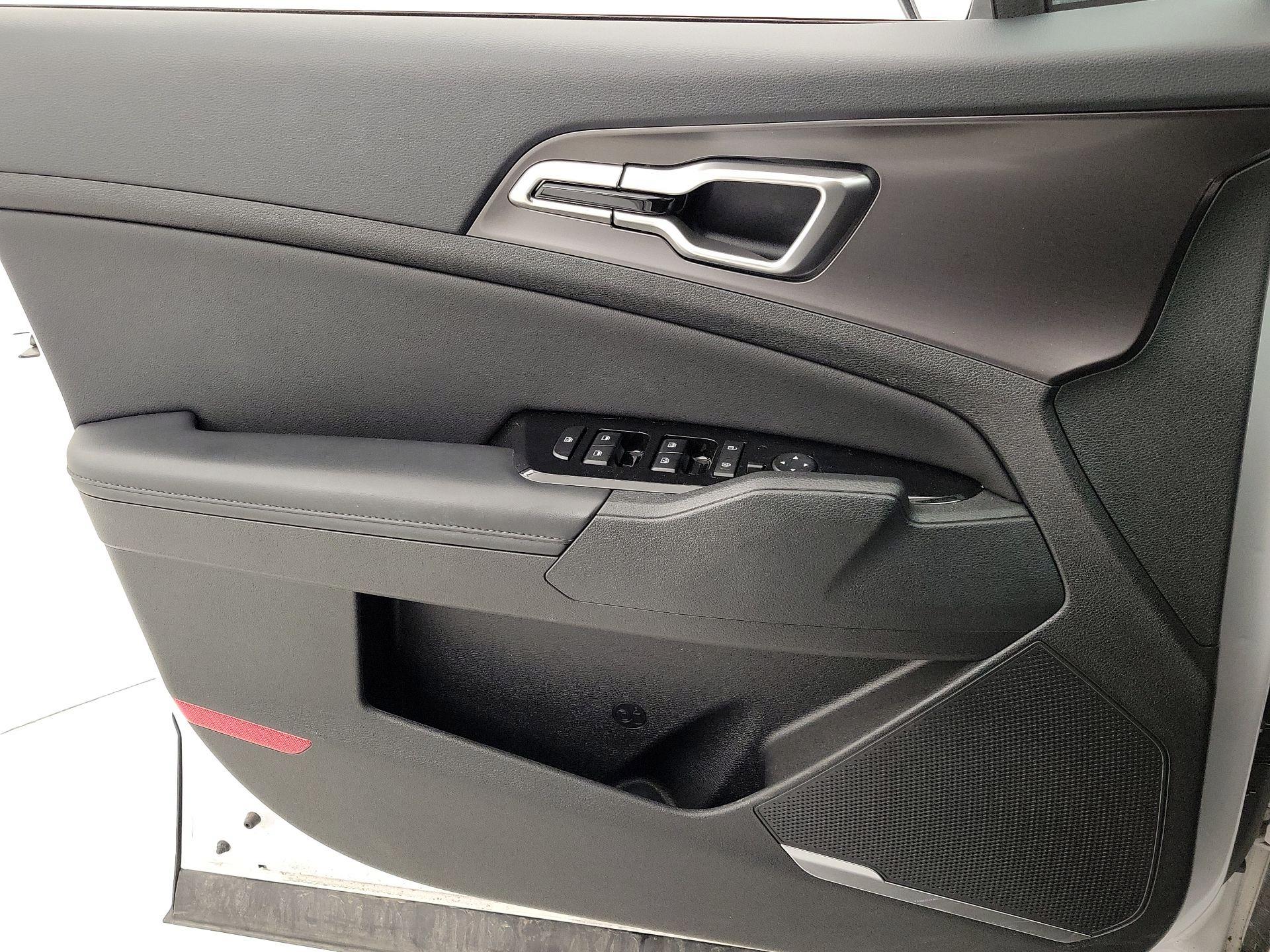 Thumbnail: 2023 Kia Sportage - 12