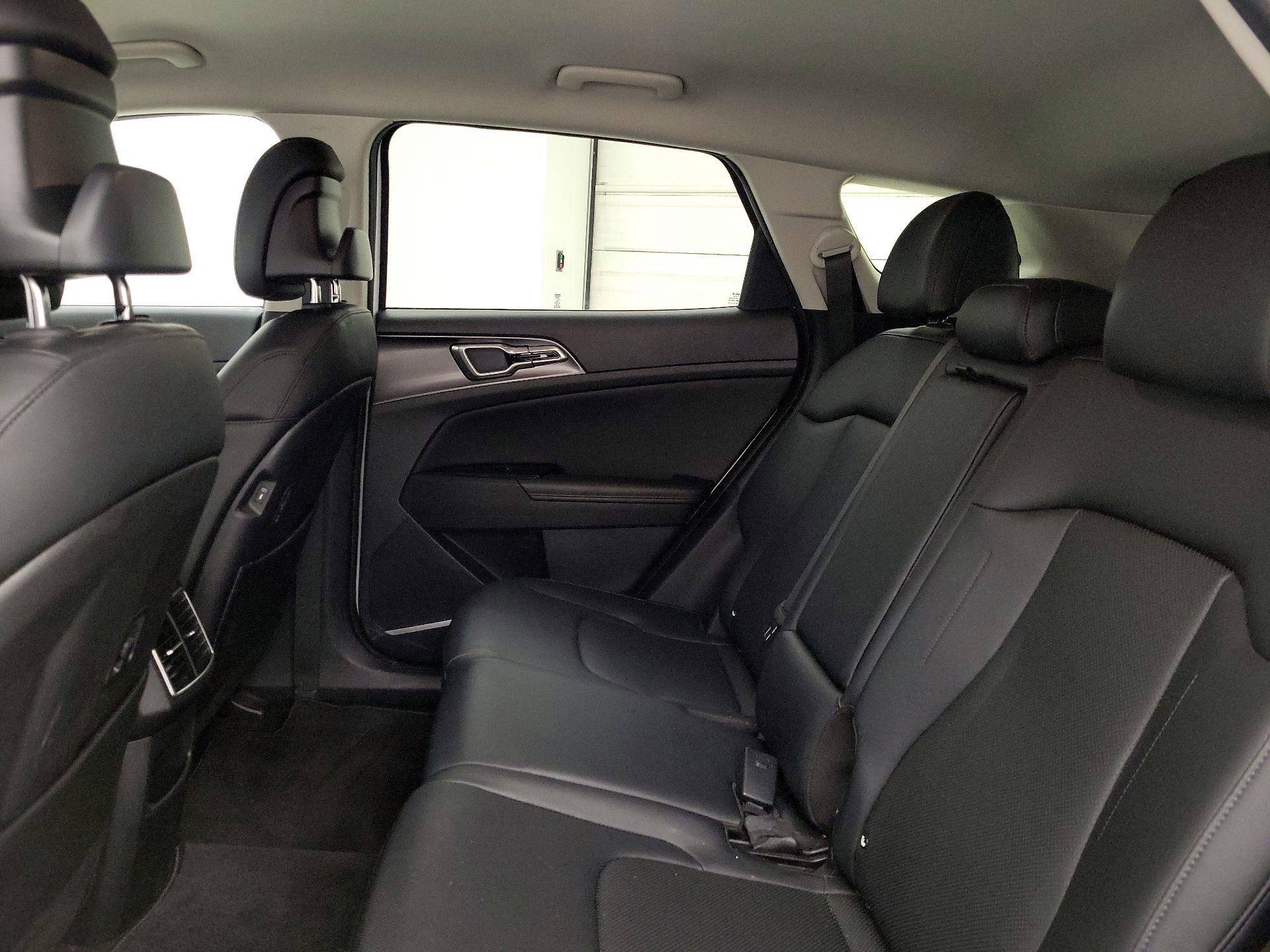 Thumbnail: 2023 Kia Sportage - 20