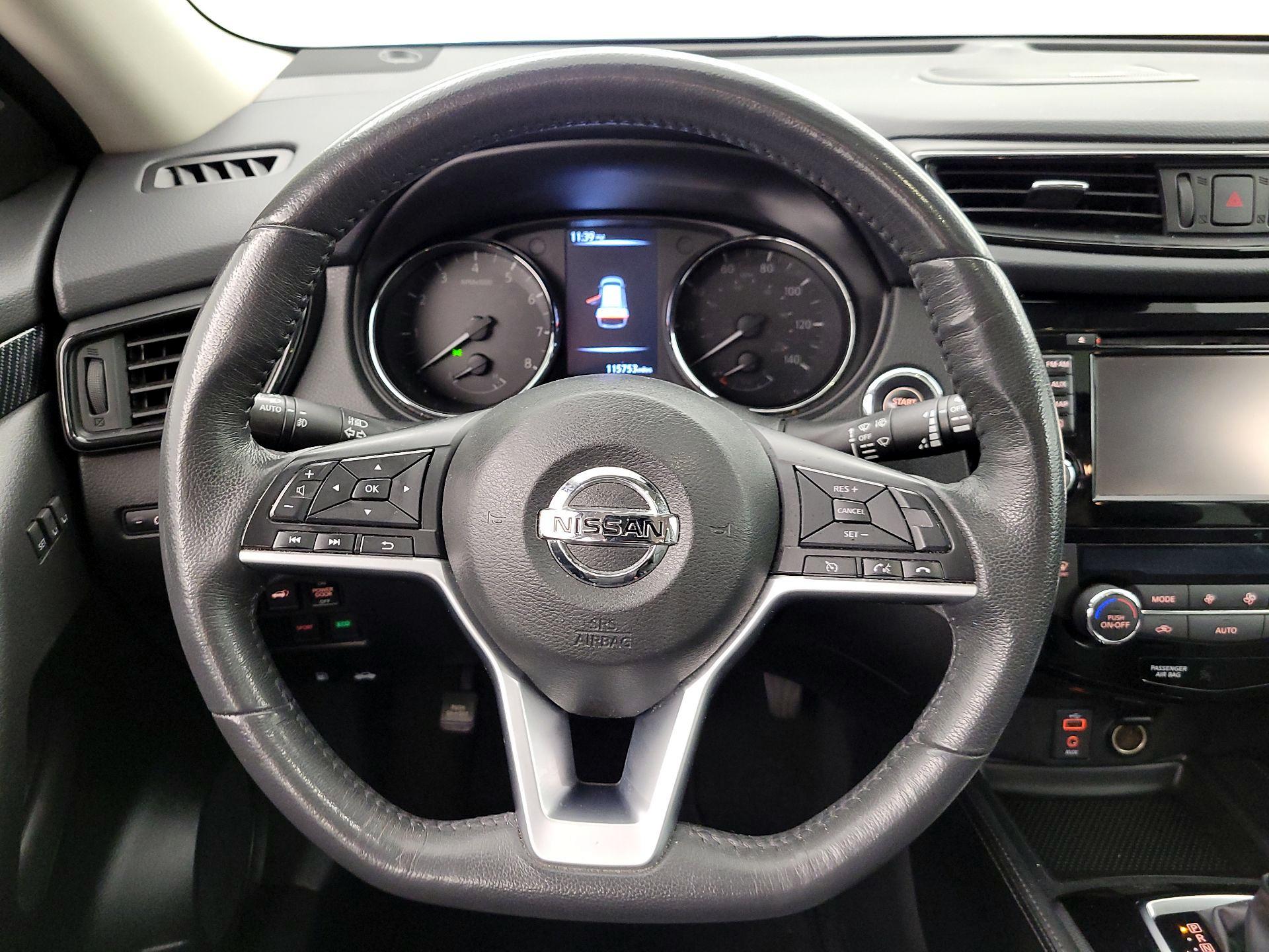 Thumbnail: 2017 Nissan Rogue - 10