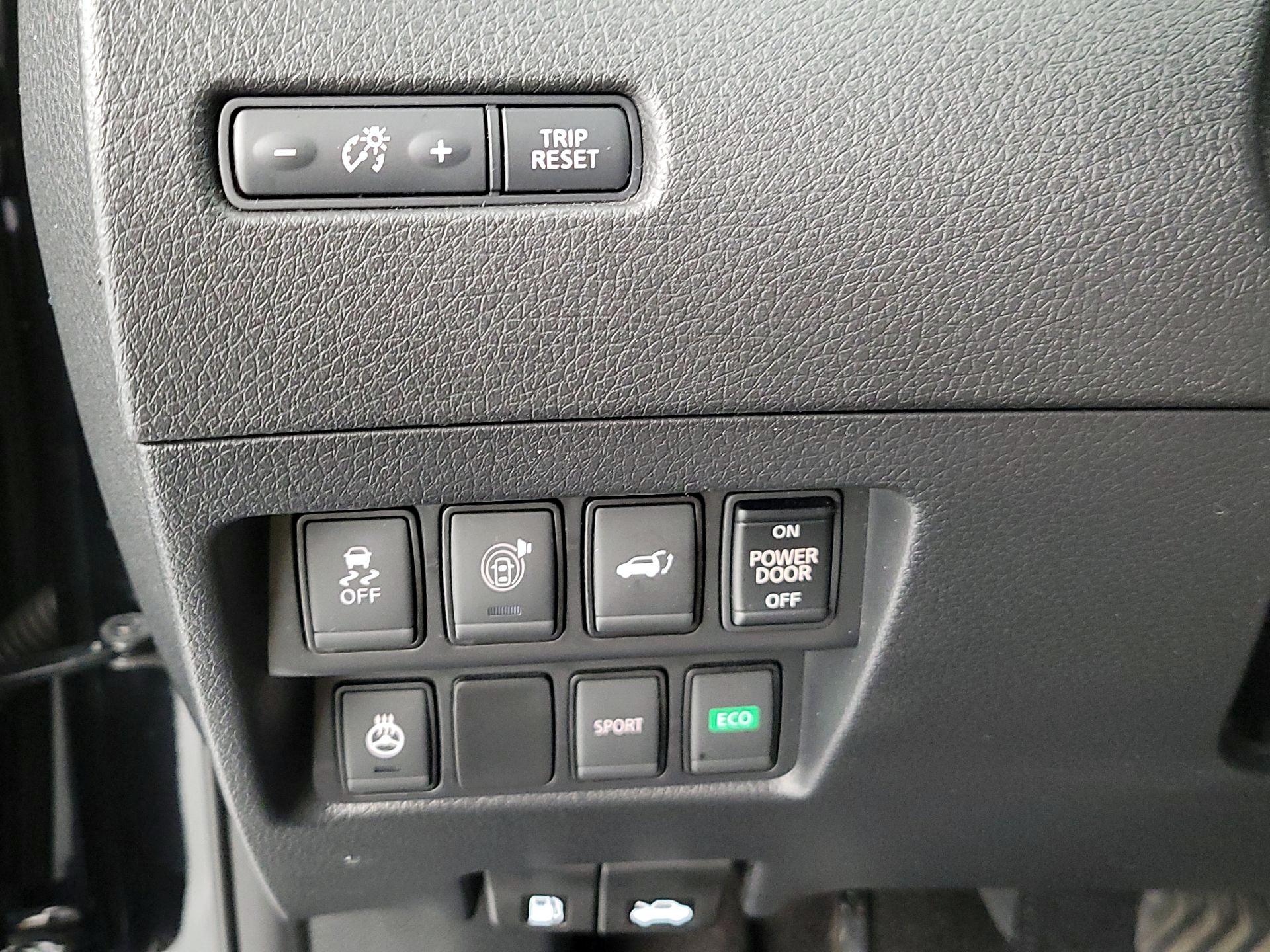 Thumbnail: 2017 Nissan Rogue - 13