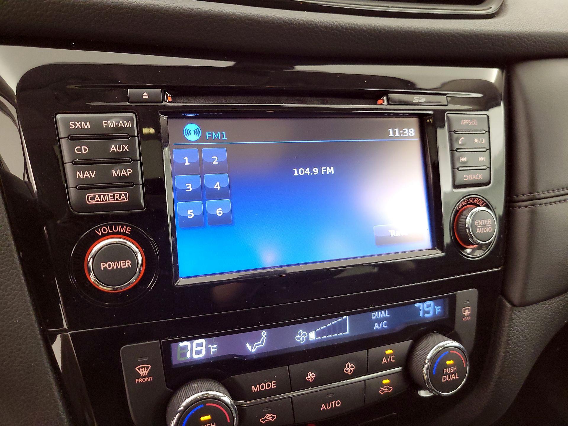 Thumbnail: 2017 Nissan Rogue - 16