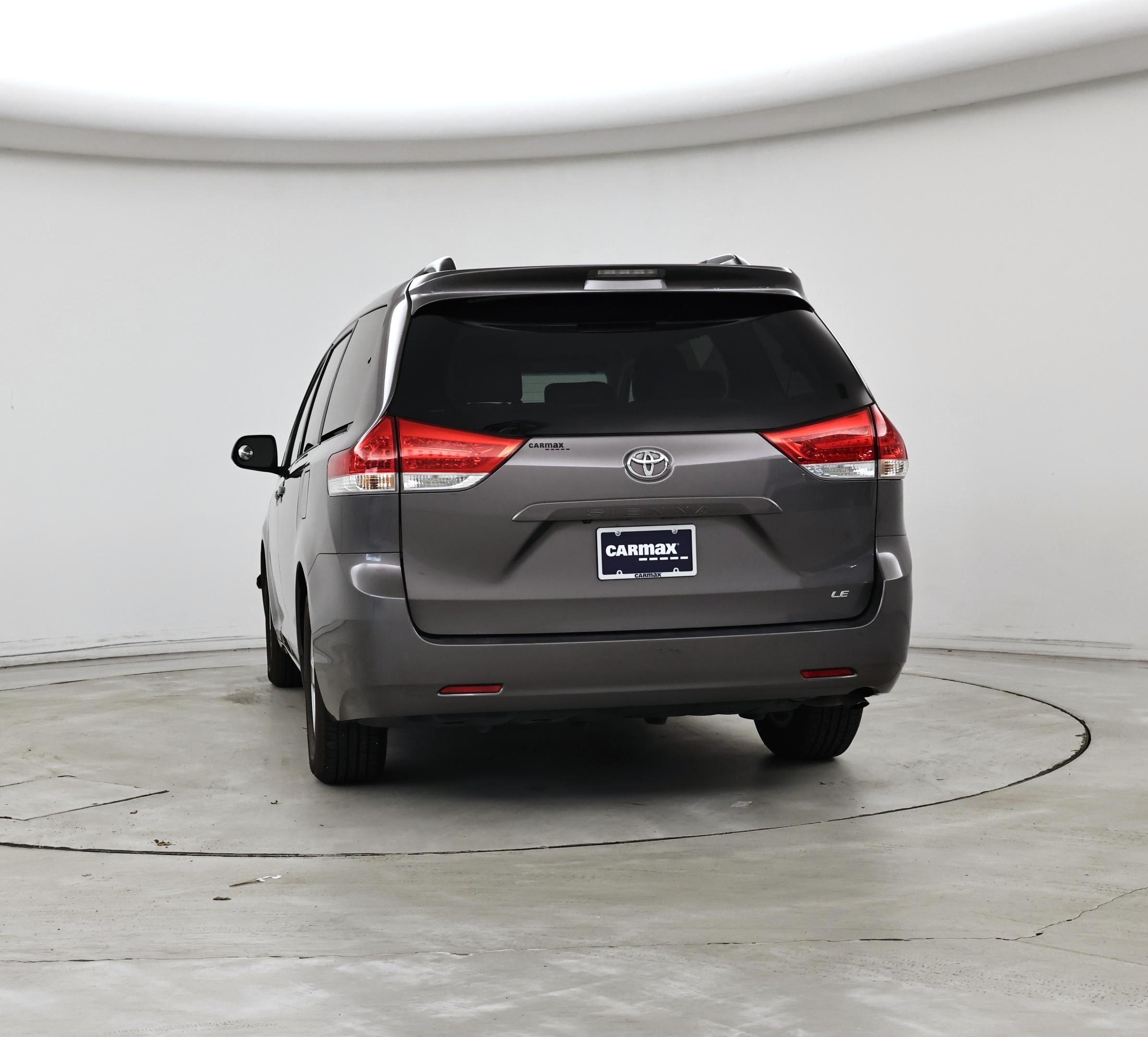 Thumbnail: 2014 Toyota Sienna - 6