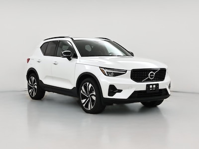 2023 Volvo XC40 B5 Plus Dark Theme