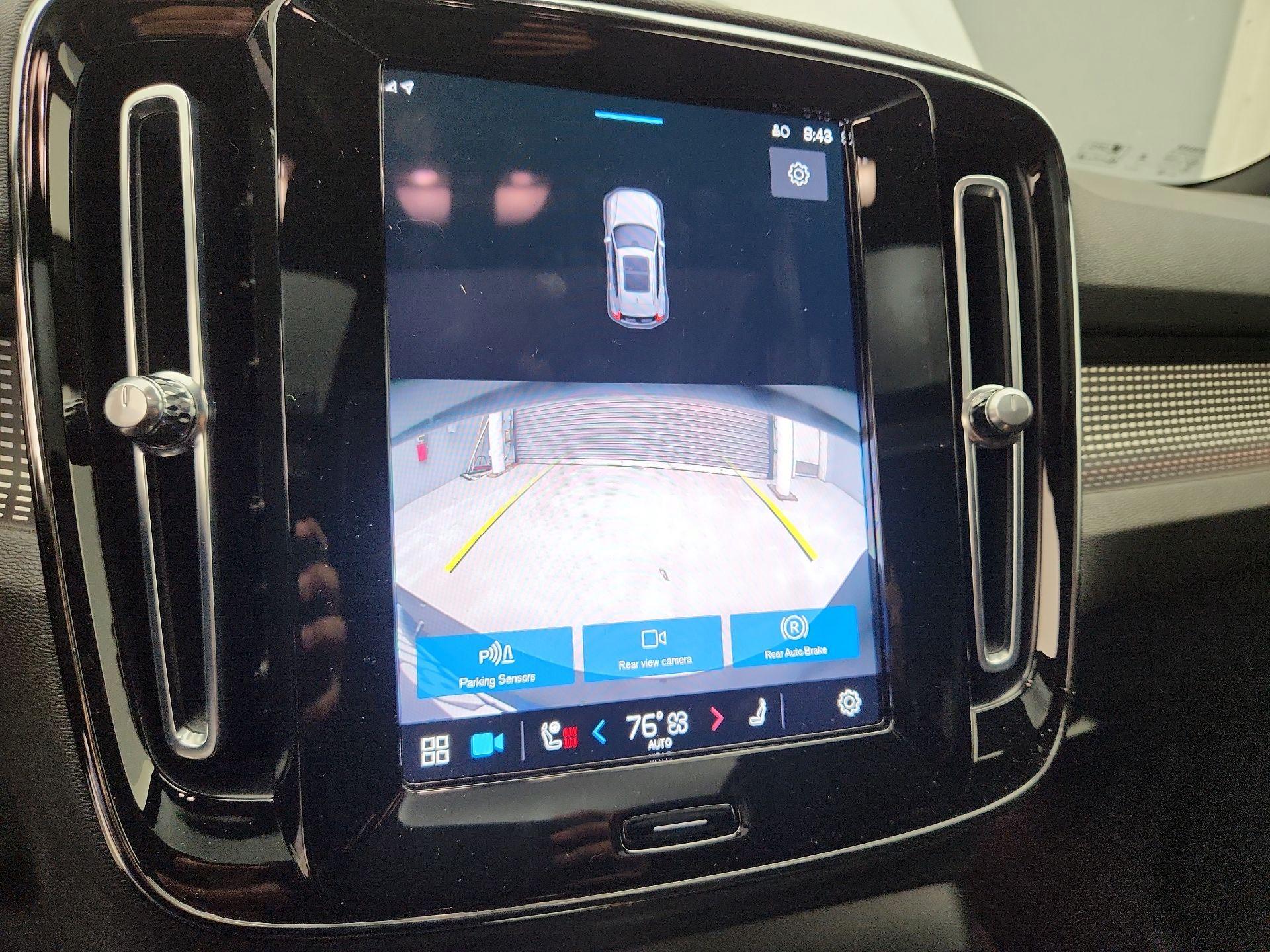 Thumbnail: 2023 Volvo XC40 - 15