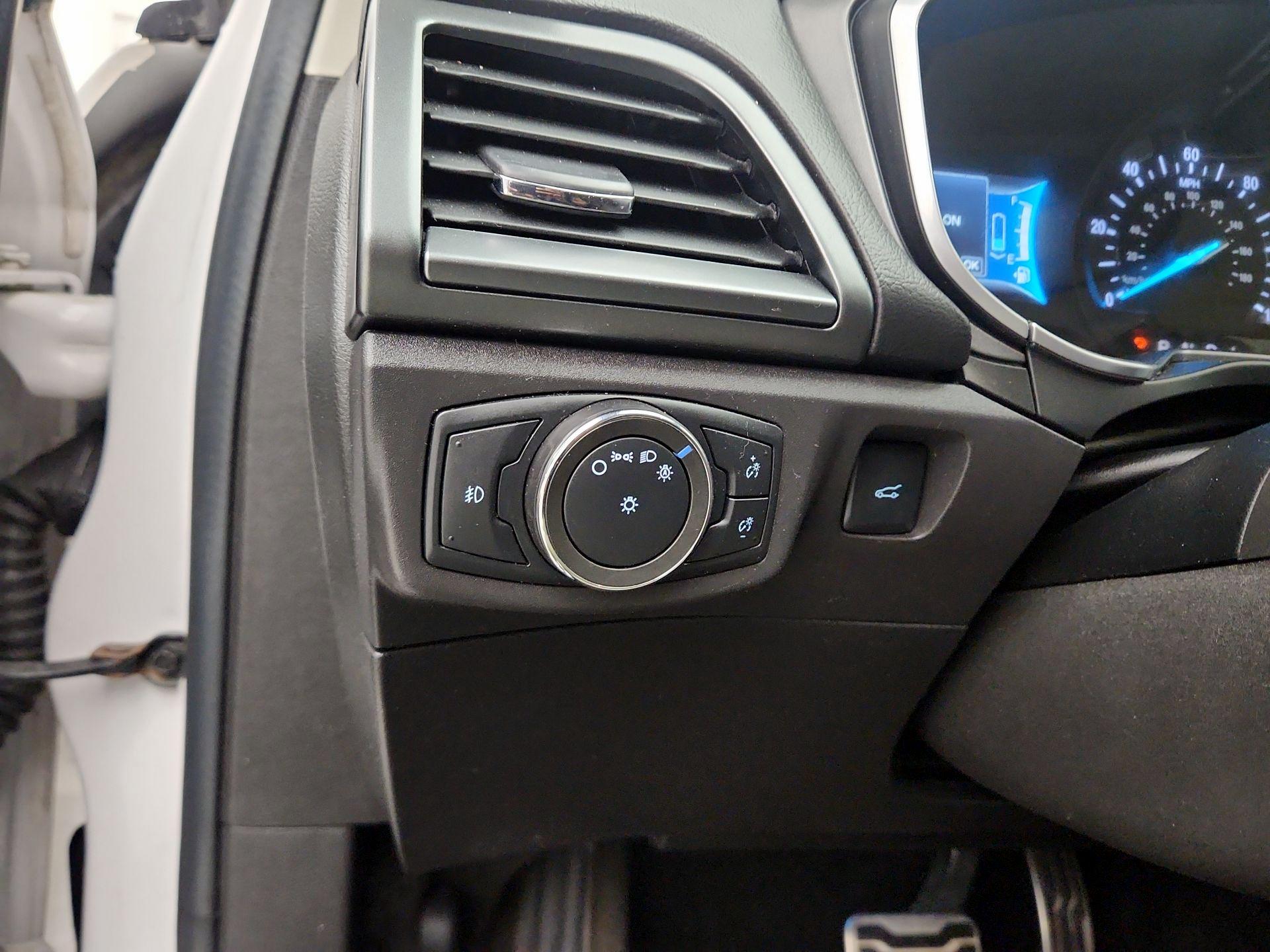 Thumbnail: 2015 Ford Fusion - 13