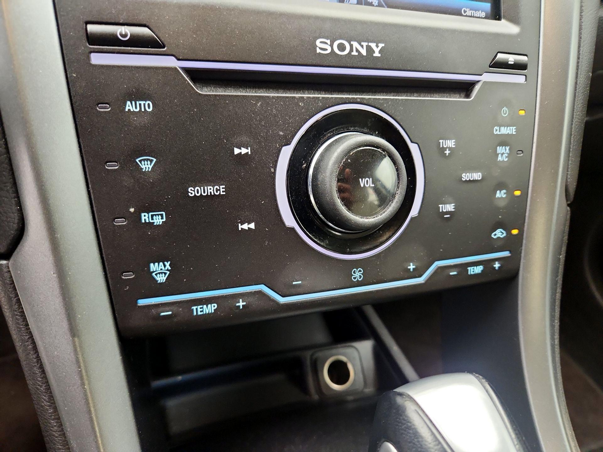 Thumbnail: 2015 Ford Fusion - 16