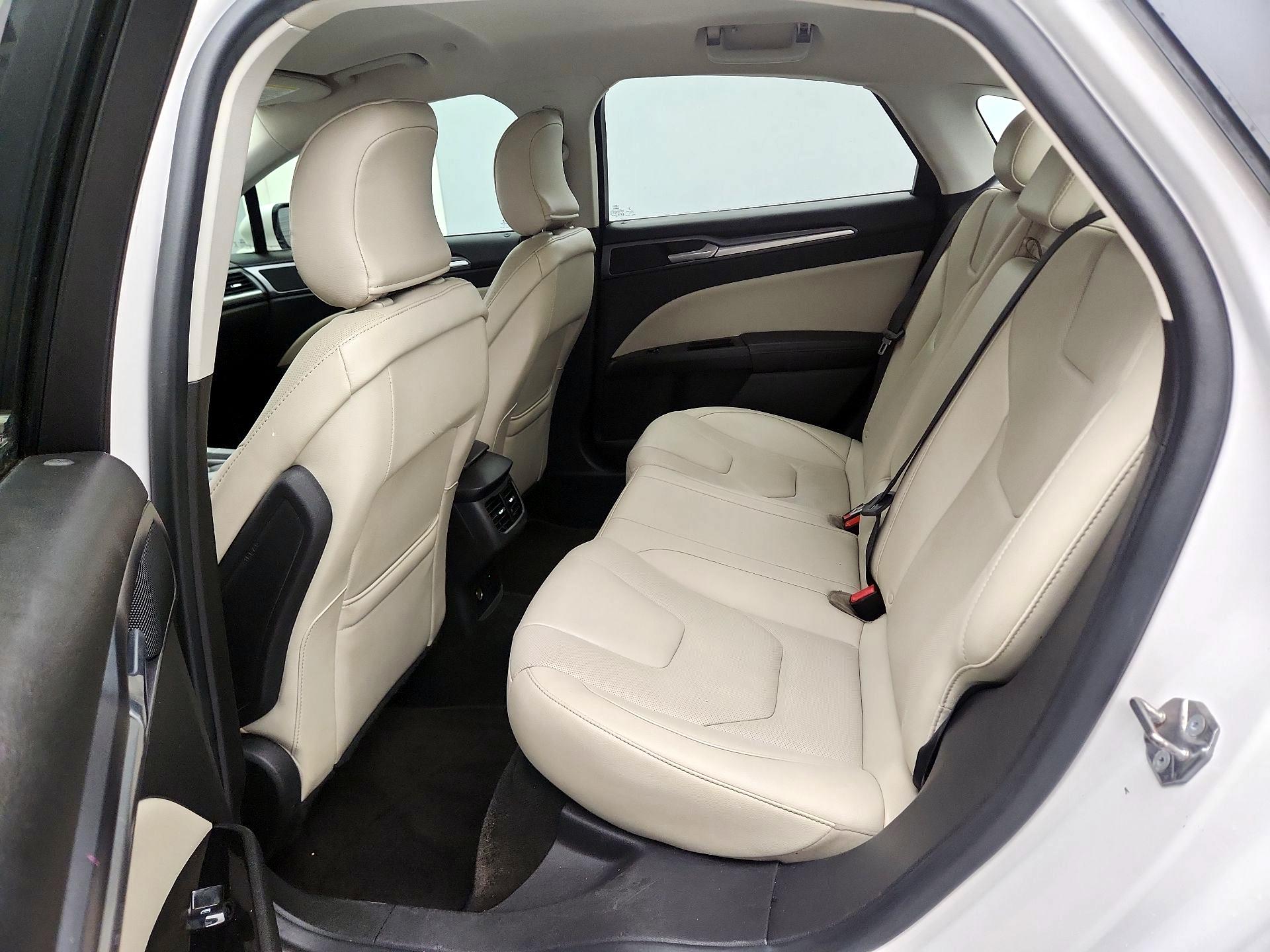 Thumbnail: 2015 Ford Fusion - 19