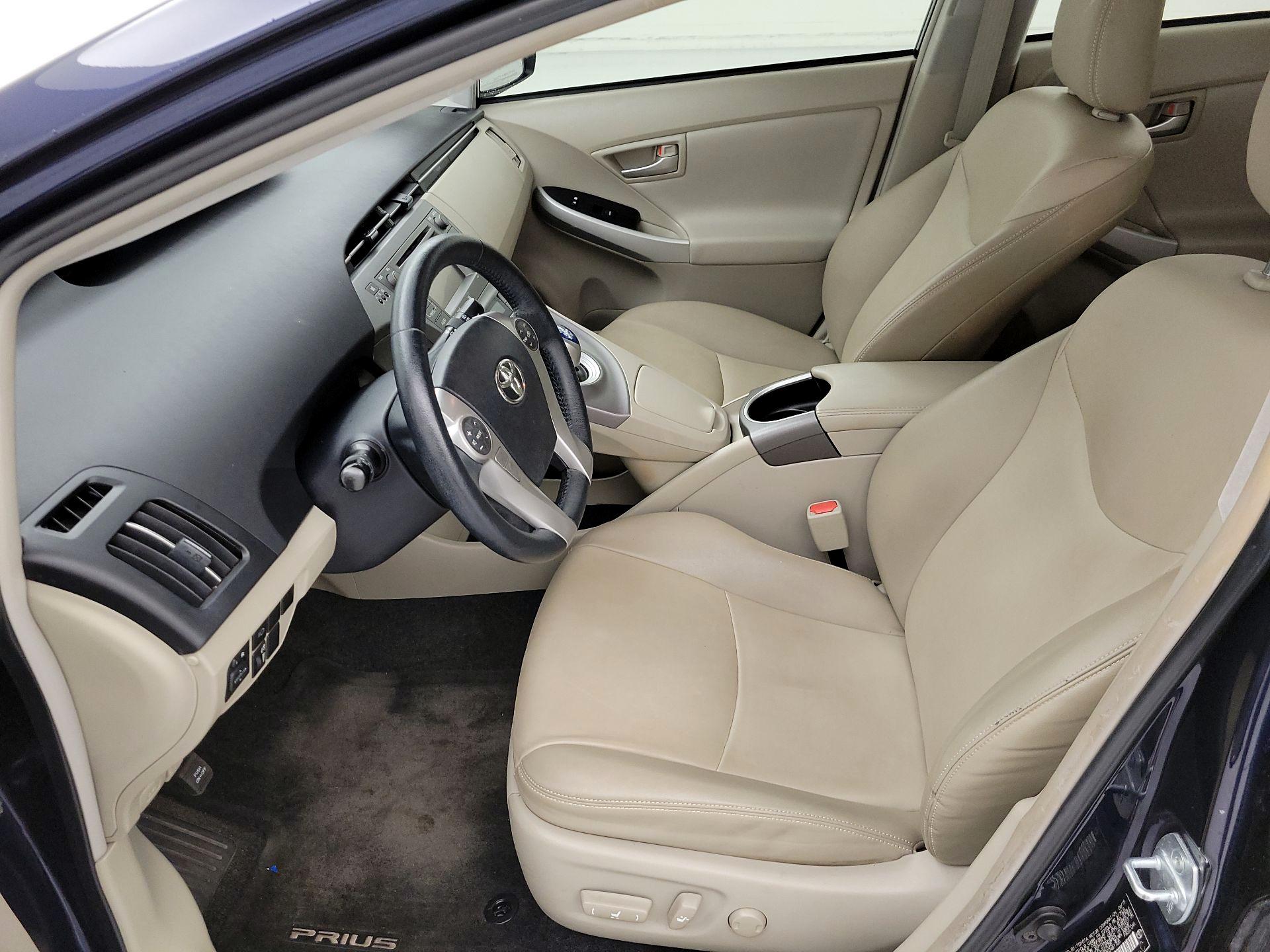 Thumbnail: 2015 Toyota Prius - 11