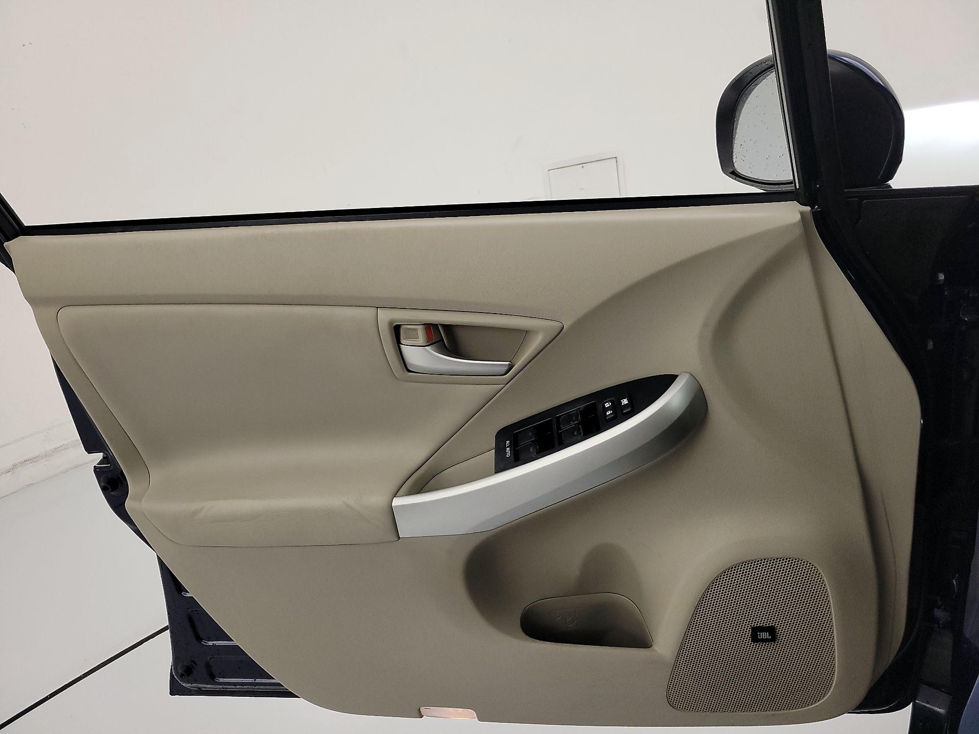 Thumbnail: 2015 Toyota Prius - 12