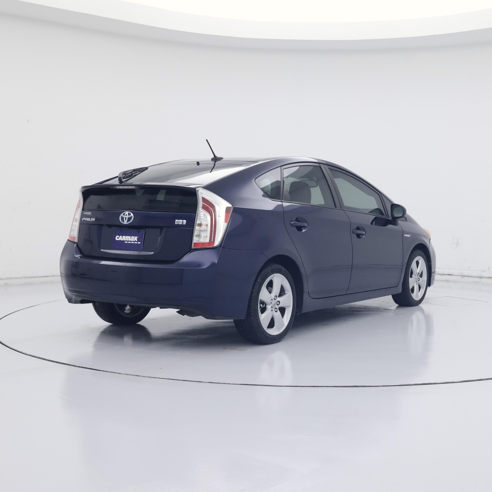 Thumbnail: 2015 Toyota Prius - 8