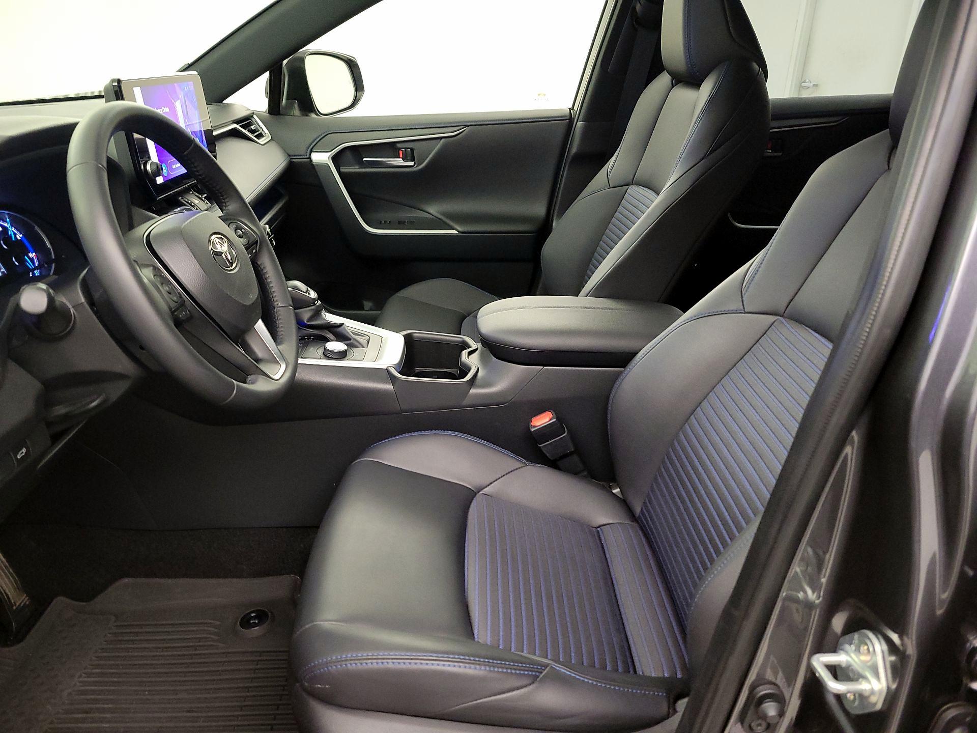 Thumbnail: 2025 Toyota RAV4 - 11
