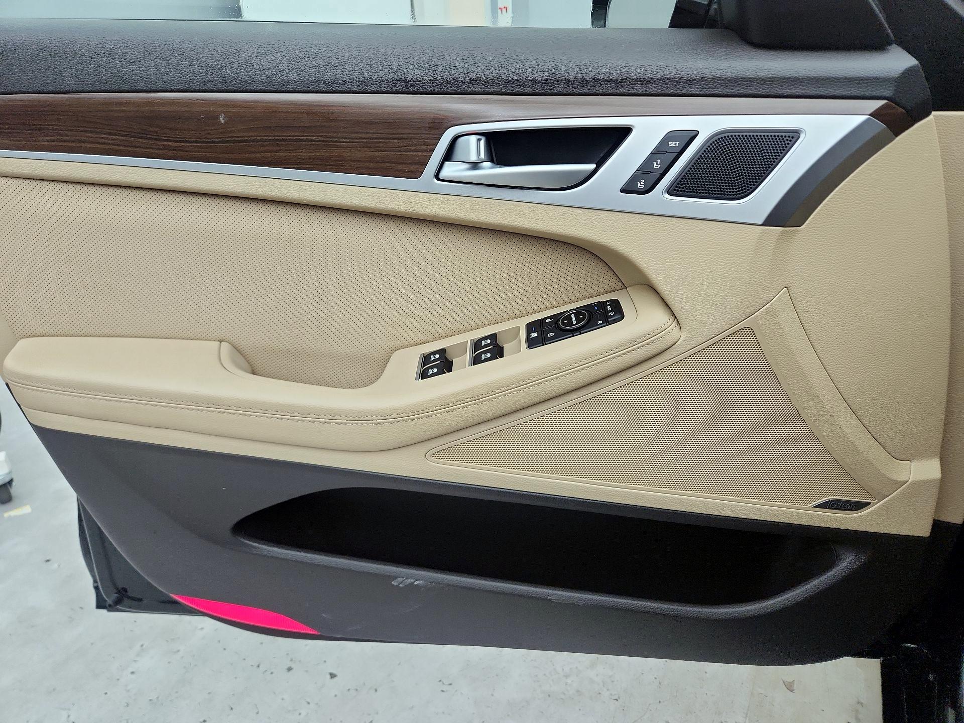 Thumbnail: 2017 Genesis G80 - 12