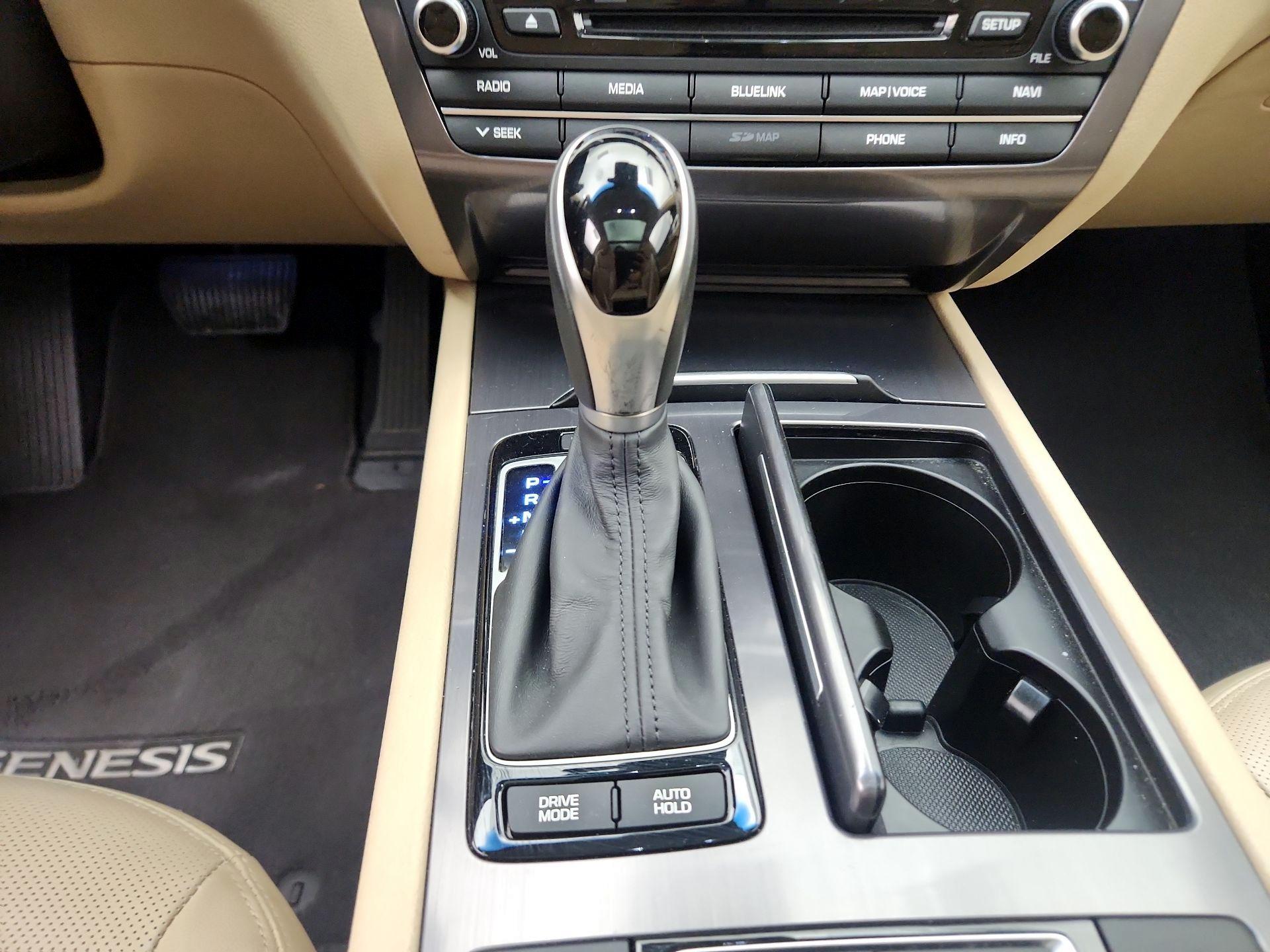 Thumbnail: 2017 Genesis G80 - 17