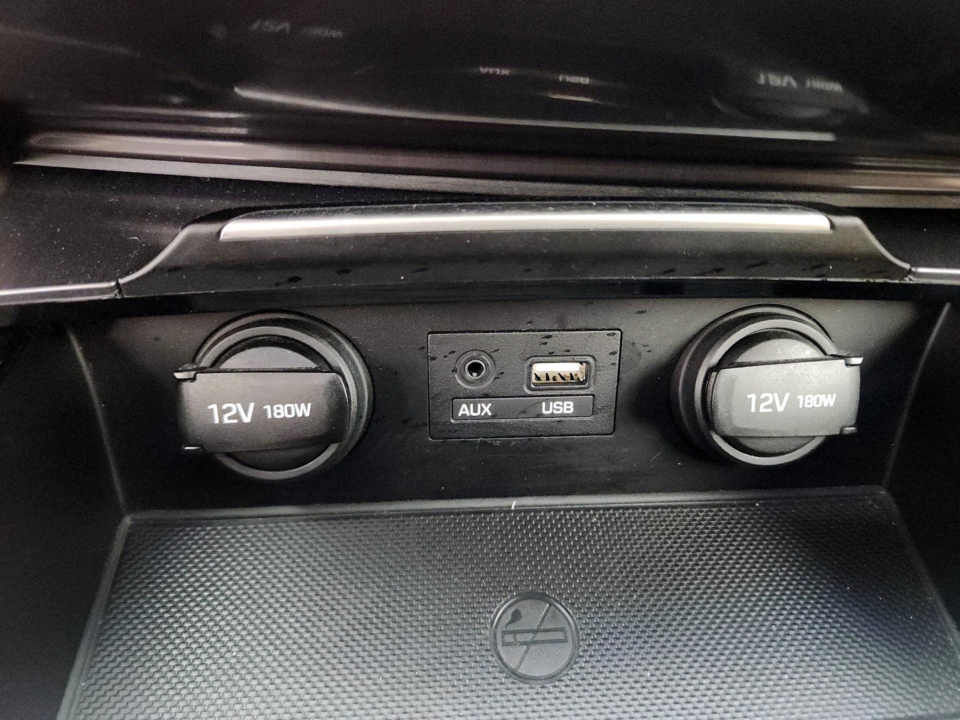 Thumbnail: 2017 Genesis G80 - 18