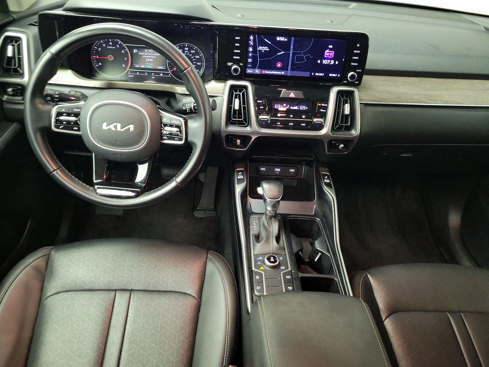 Thumbnail: 2022 Kia Sorento - 9