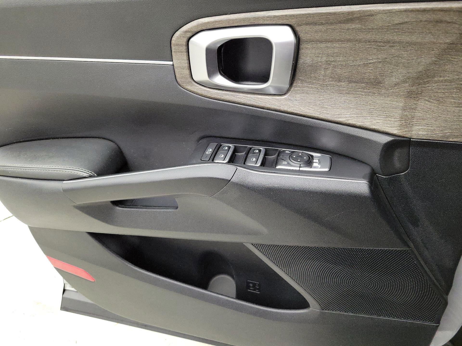 Thumbnail: 2022 Kia Sorento - 12