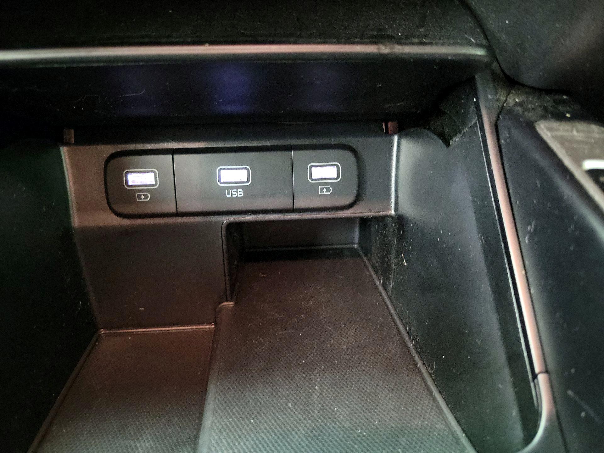 Thumbnail: 2022 Kia Sorento - 19