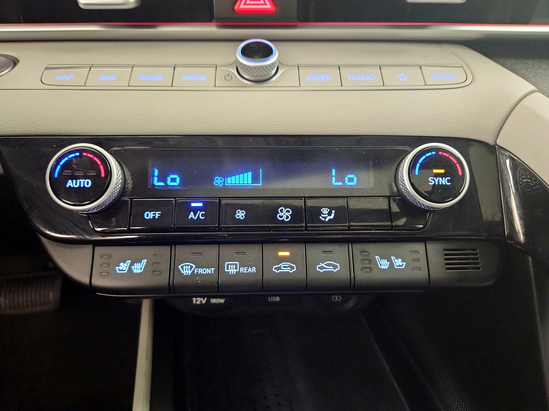 Thumbnail: 2023 Hyundai Elantra - 17