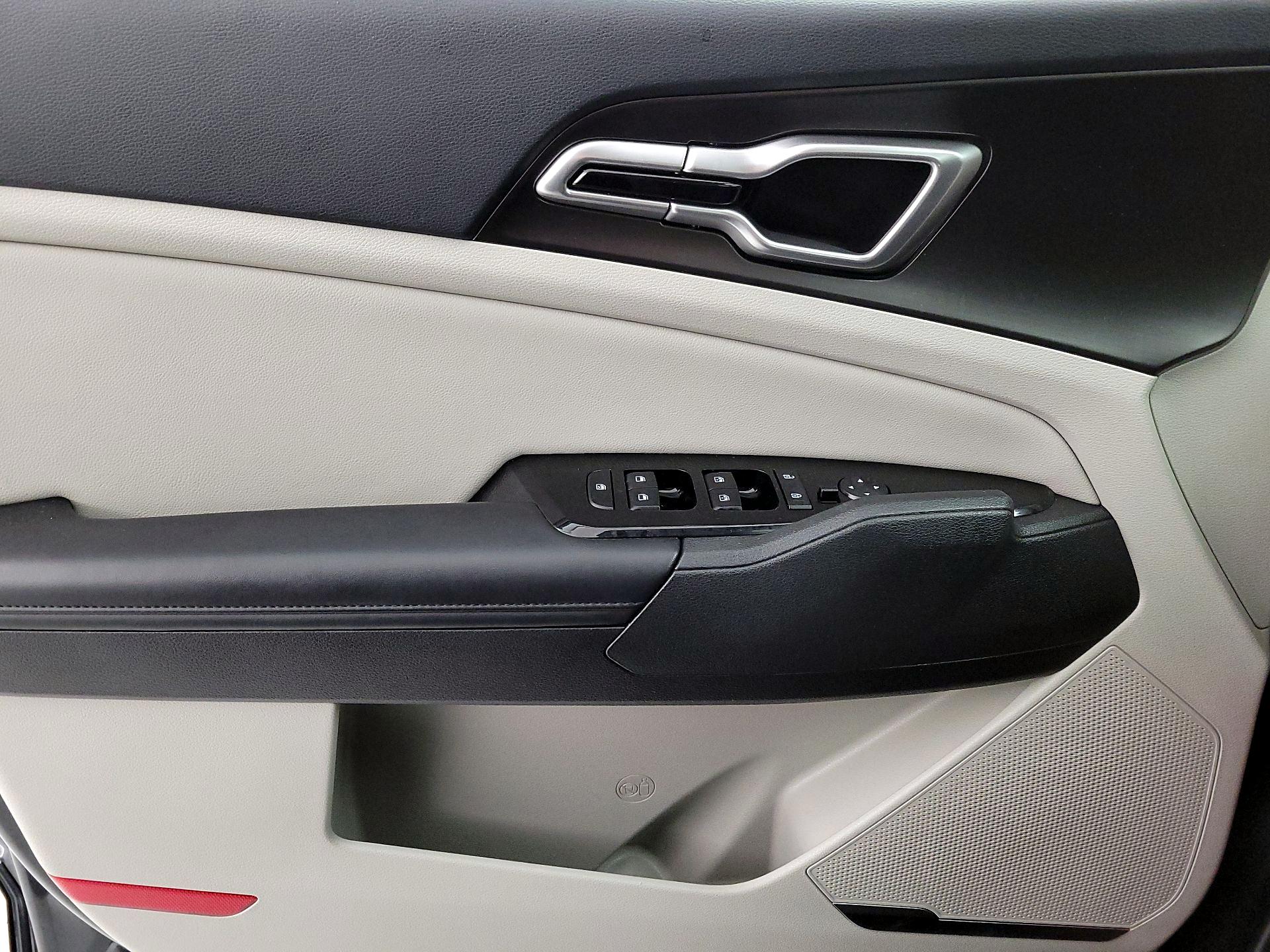 Thumbnail: 2023 Kia Sportage - 12