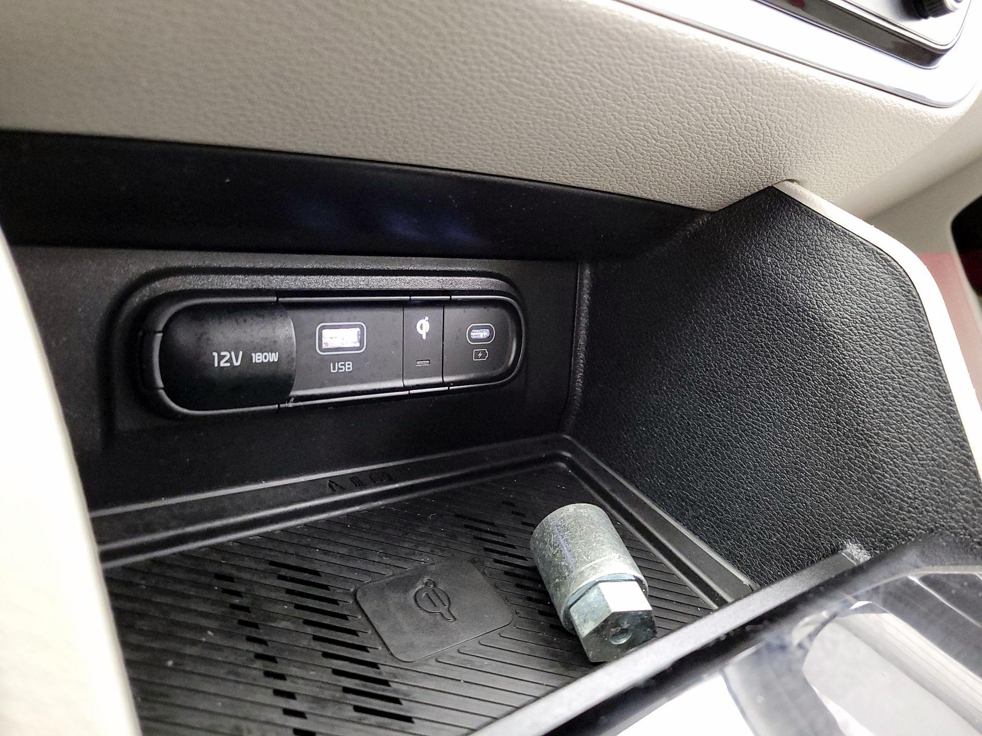 Thumbnail: 2023 Kia Sportage - 19