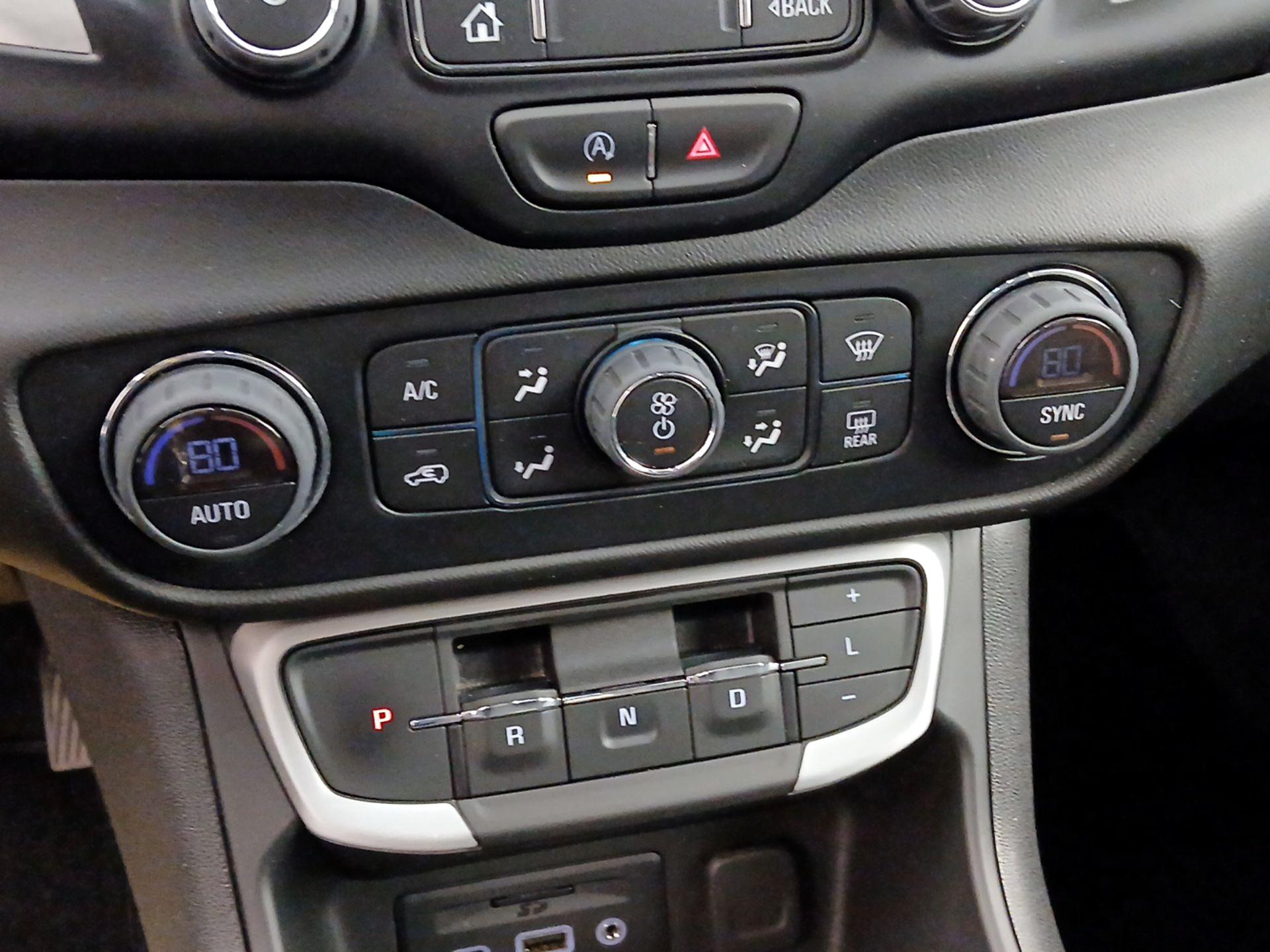 Thumbnail: 2022 GMC Terrain - 17