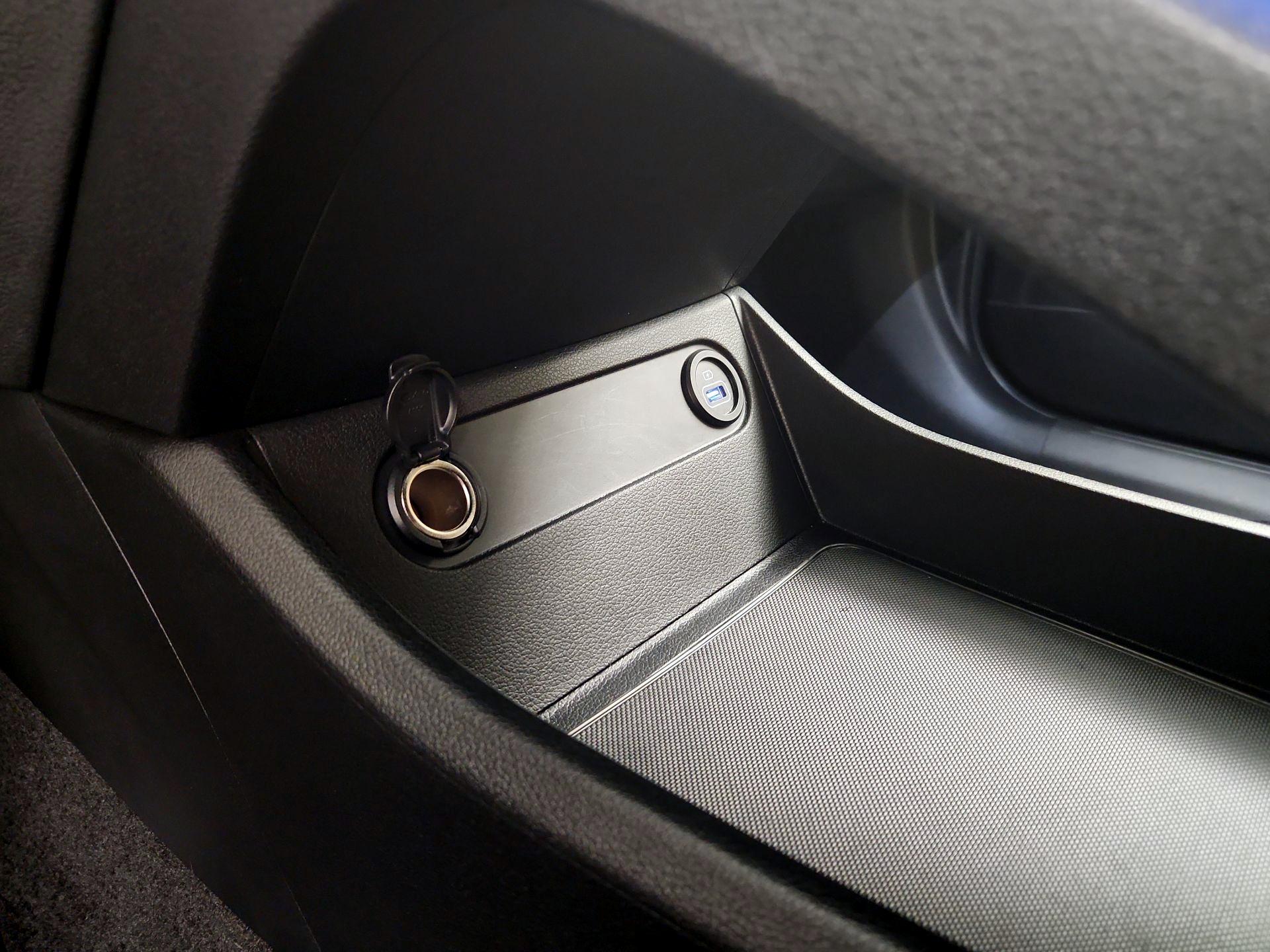 Thumbnail: 2023 Hyundai Santa Fe - 19