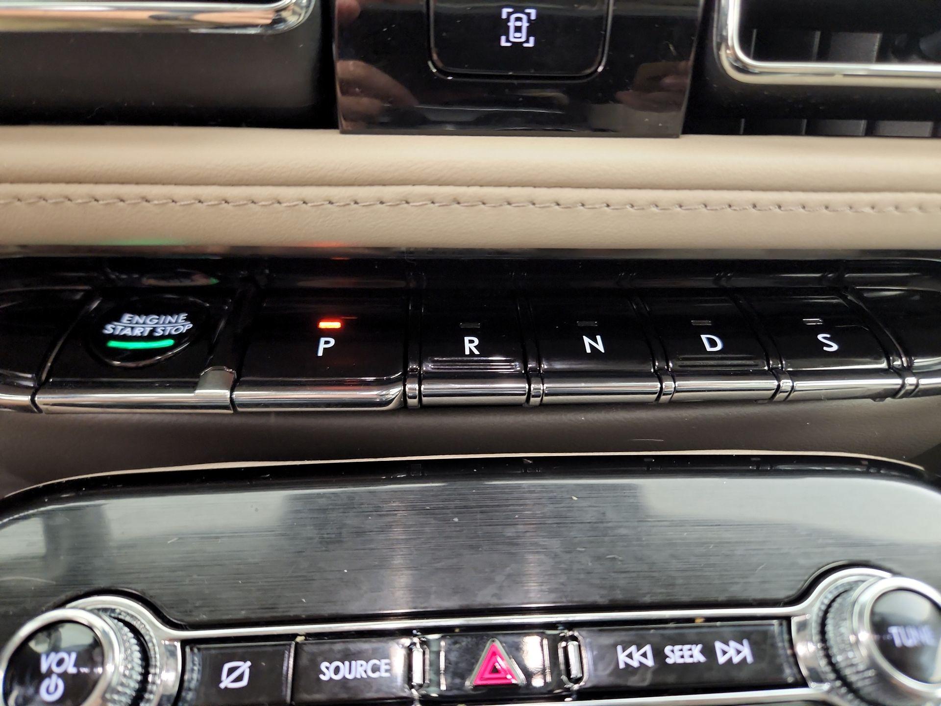 Thumbnail: 2022 Lincoln Nautilus - 17