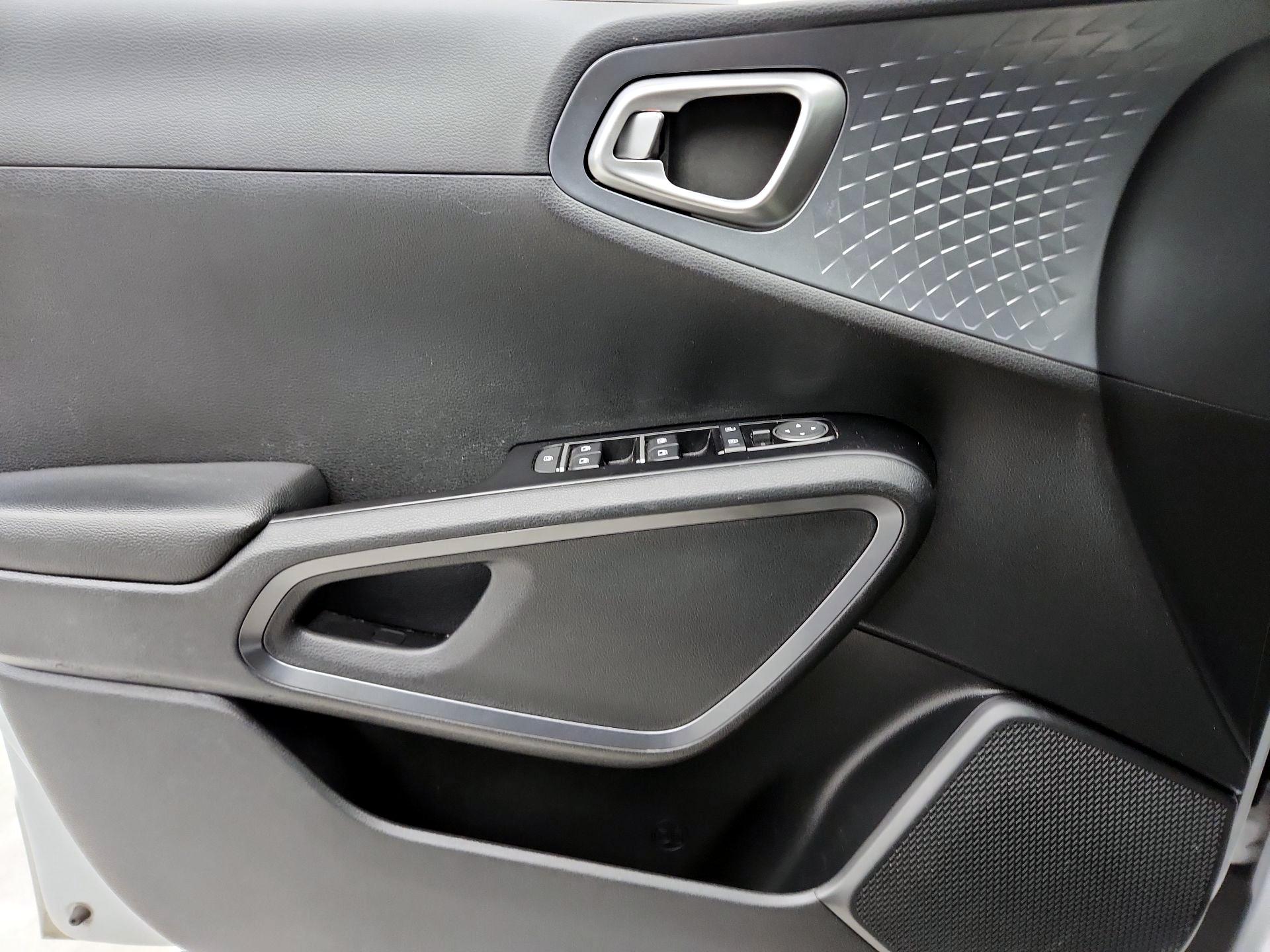 Thumbnail: 2021 Kia Soul - 12