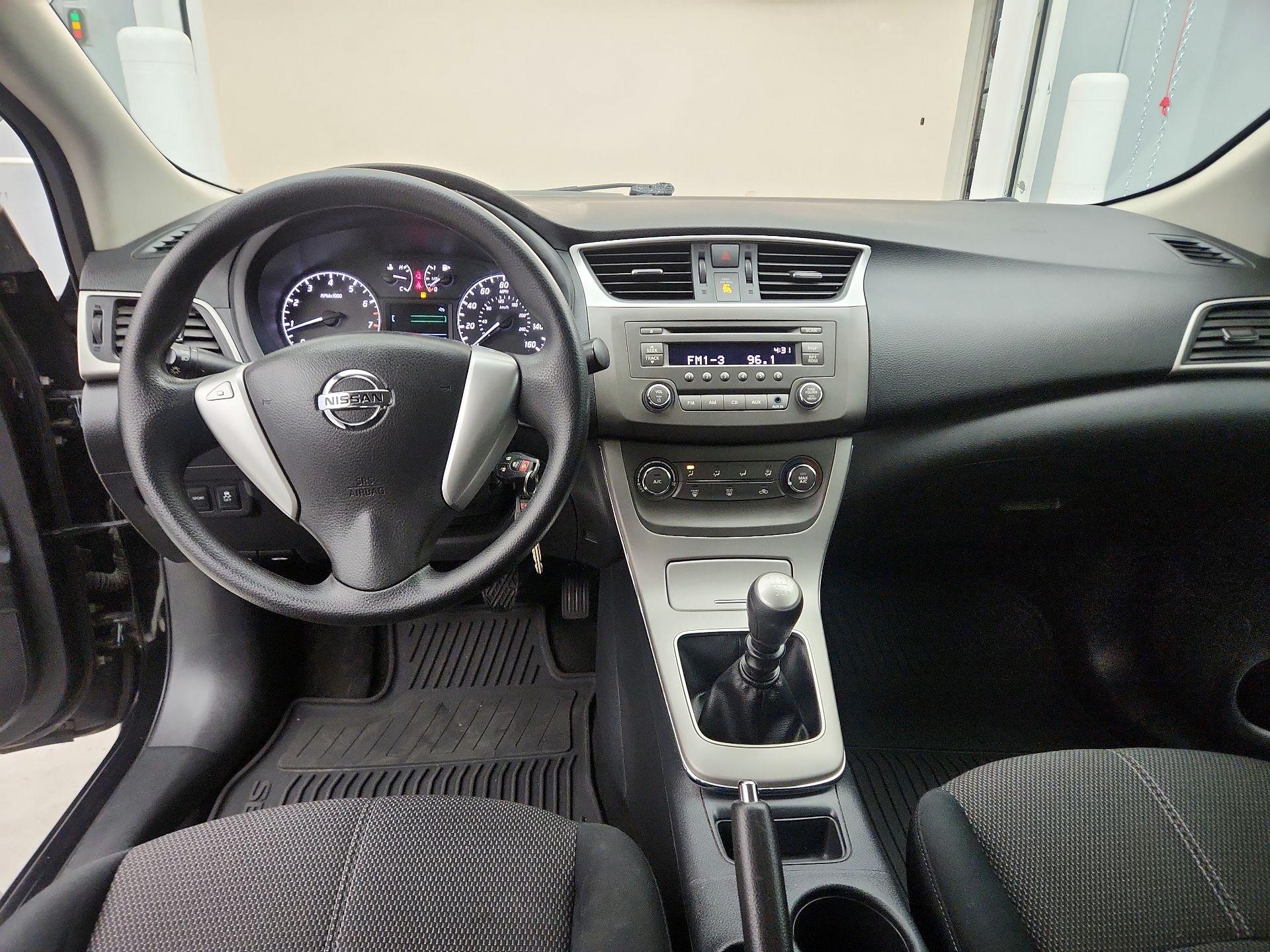 Thumbnail: 2014 Nissan Sentra - 9