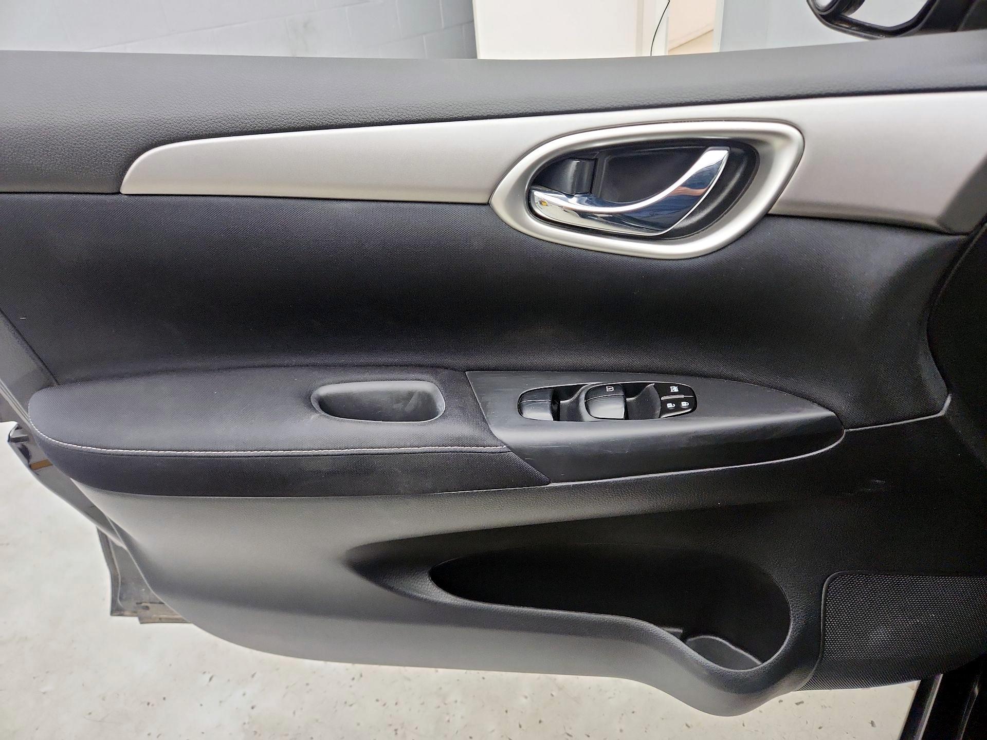 Thumbnail: 2014 Nissan Sentra - 12