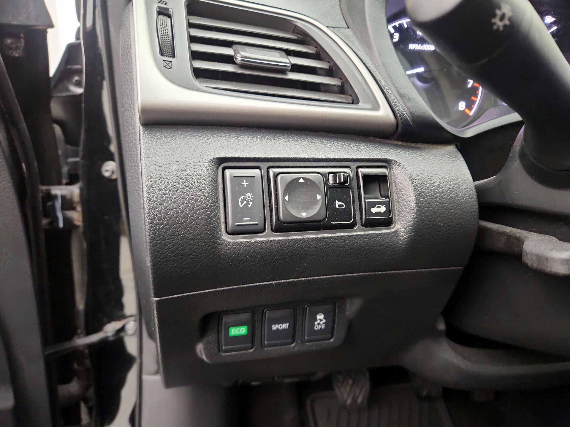 Thumbnail: 2014 Nissan Sentra - 13