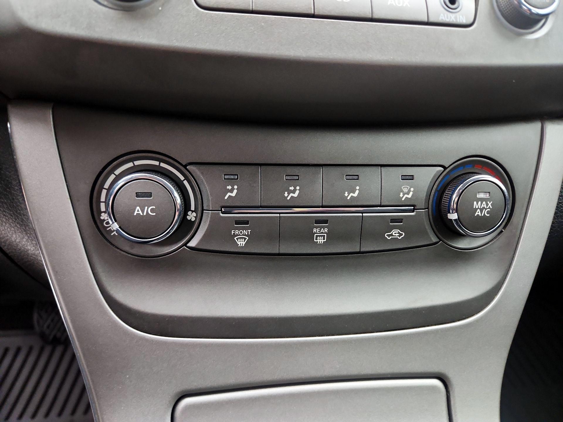 Thumbnail: 2014 Nissan Sentra - 15