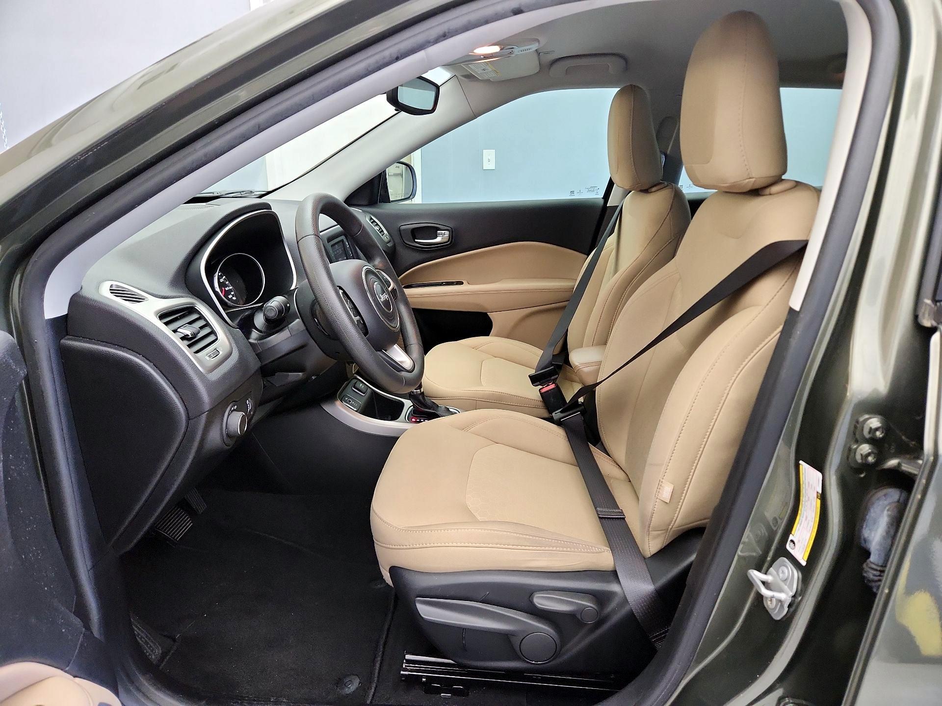 Thumbnail: 2018 Jeep Compass - 11