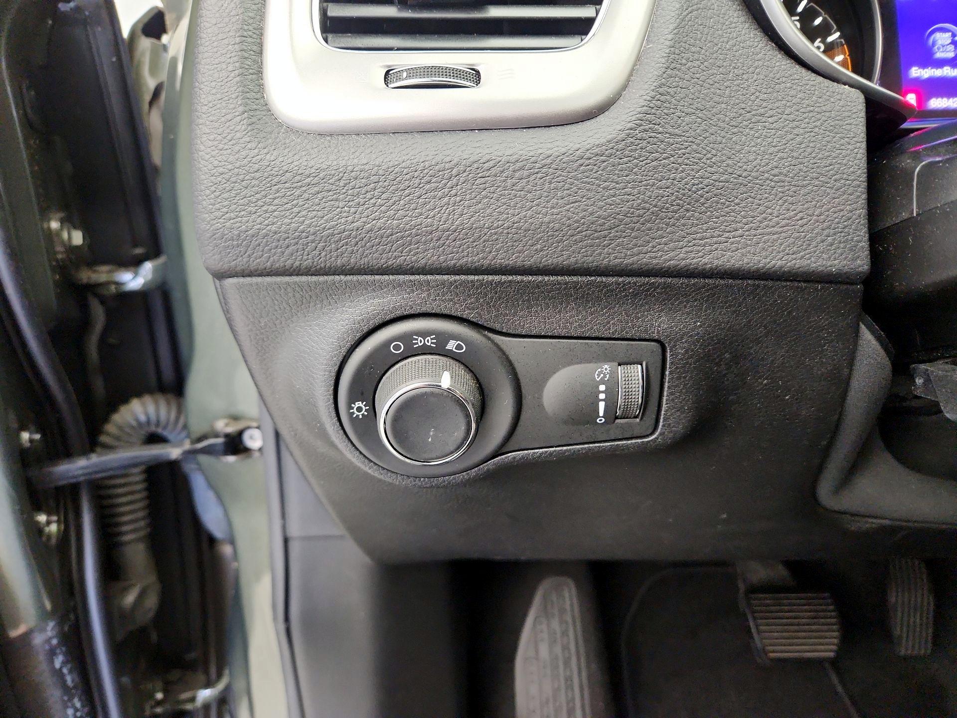 Thumbnail: 2018 Jeep Compass - 13