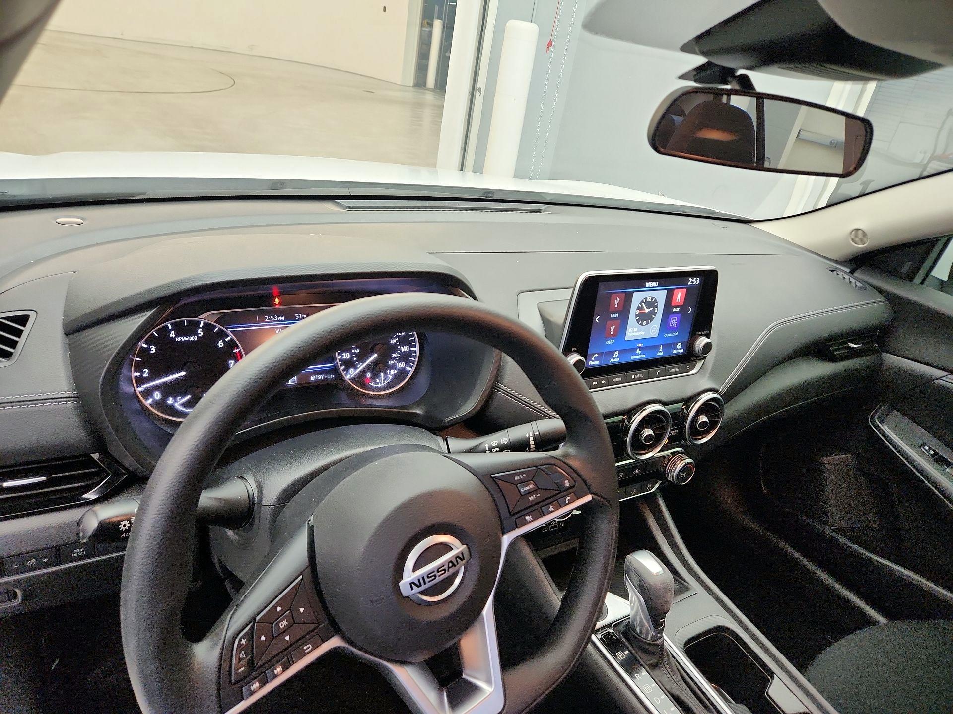 Thumbnail: 2023 Nissan Sentra - 9