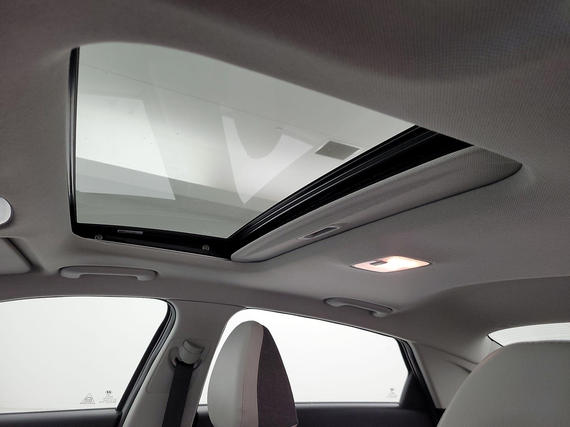 Thumbnail: 2023 Hyundai Elantra - 20