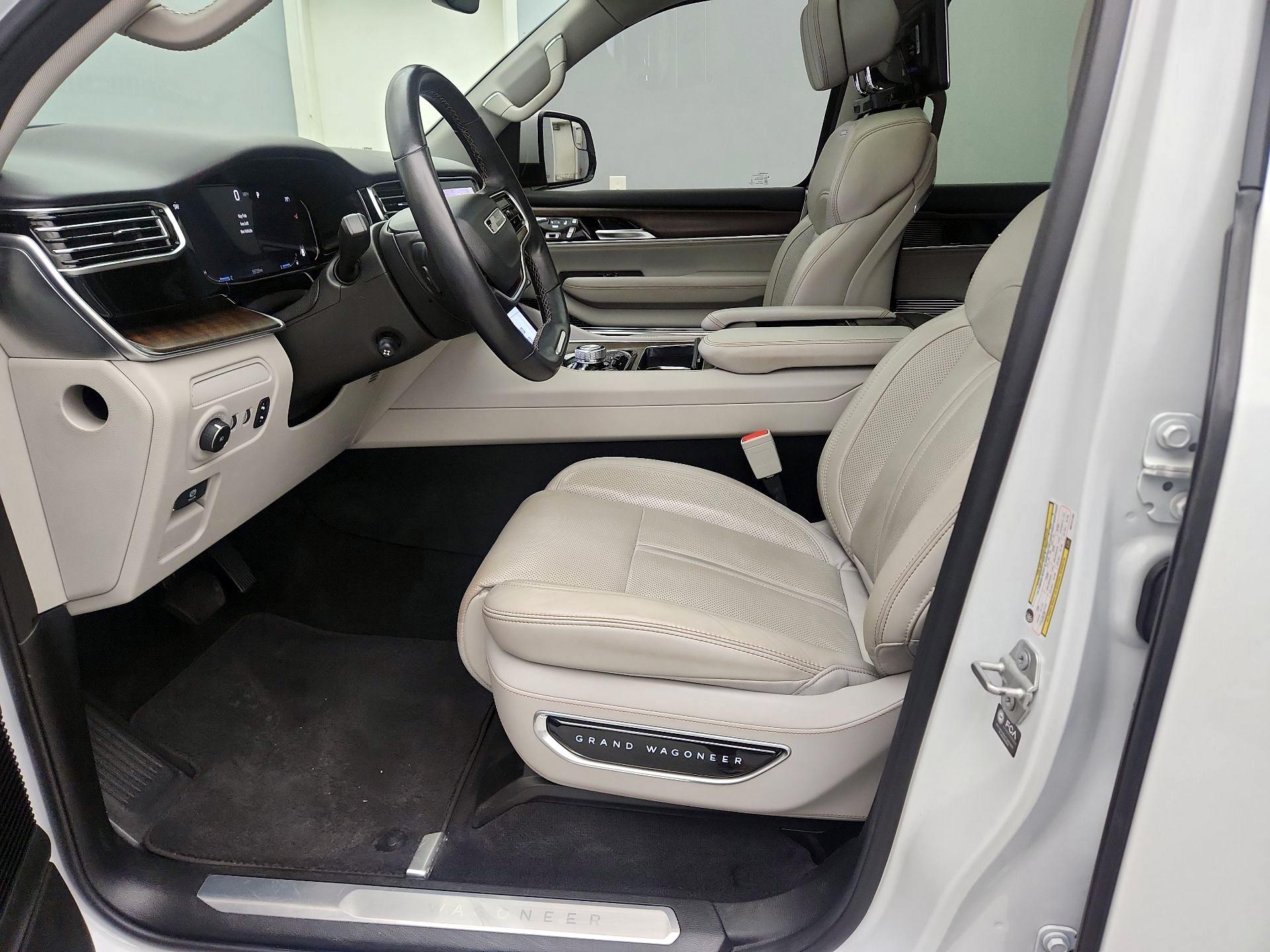 Thumbnail: 2022 Jeep Grand Wagoneer - 11